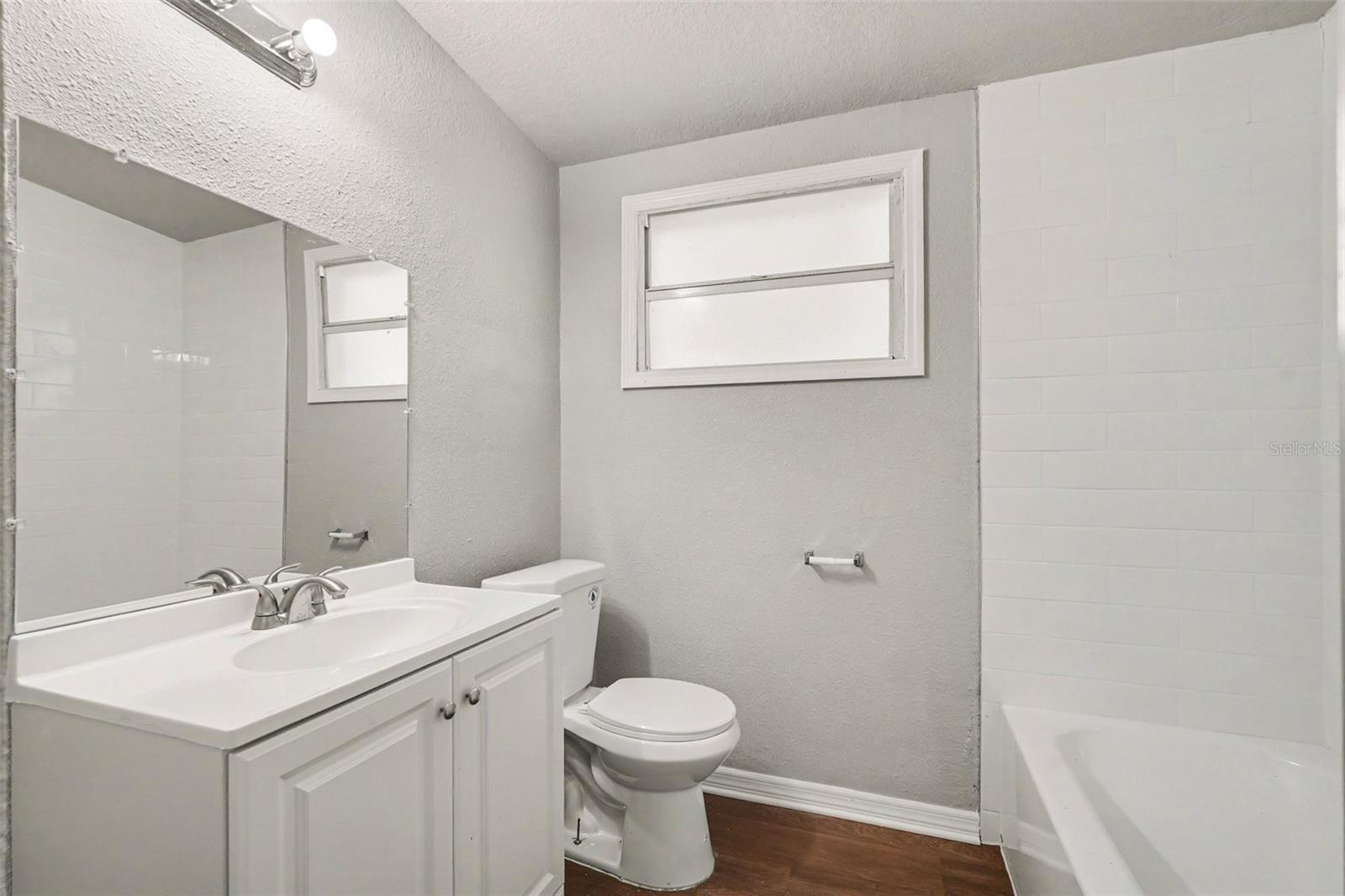 1421 LONGWOOD LOOP — photo 13