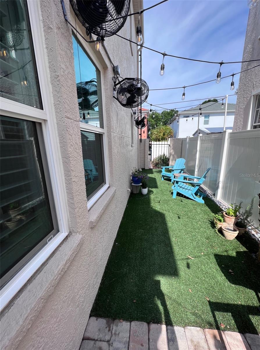 411 S MELVILLE AVE #4 — photo 23