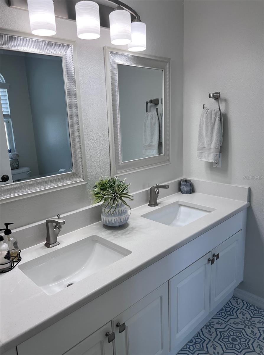 411 S MELVILLE AVE #4 — photo 31