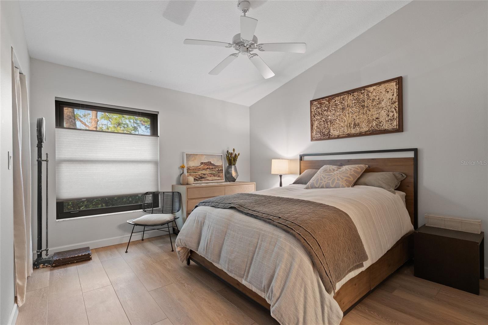 3427 HILLMOOR DR — photo 12