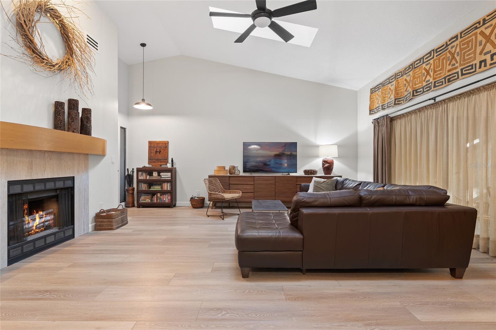 3427 HILLMOOR DR — photo 6