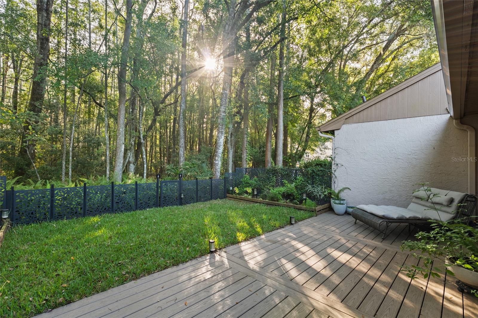 3427 HILLMOOR DR — photo 23