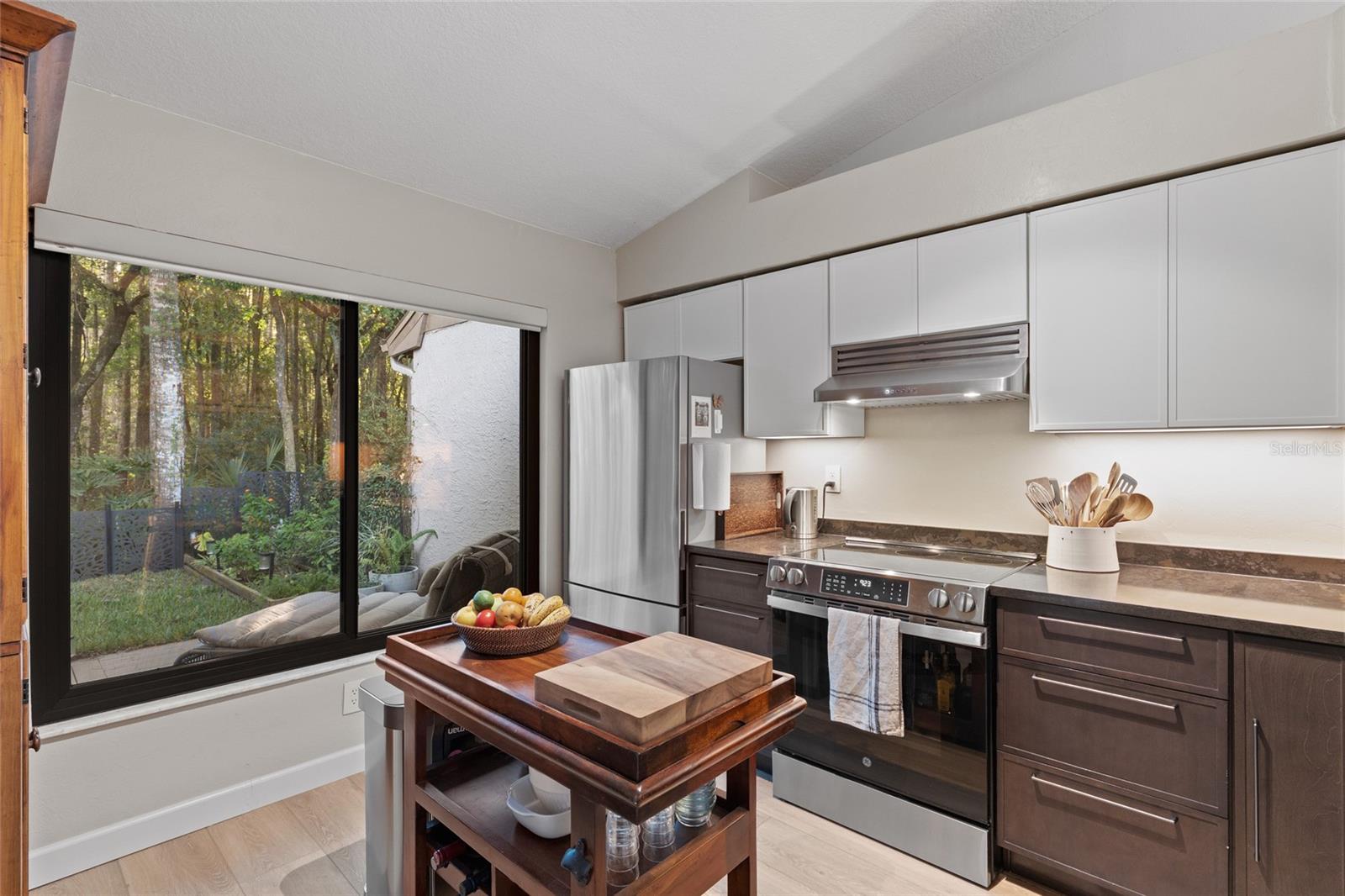 3427 HILLMOOR DR — photo 11