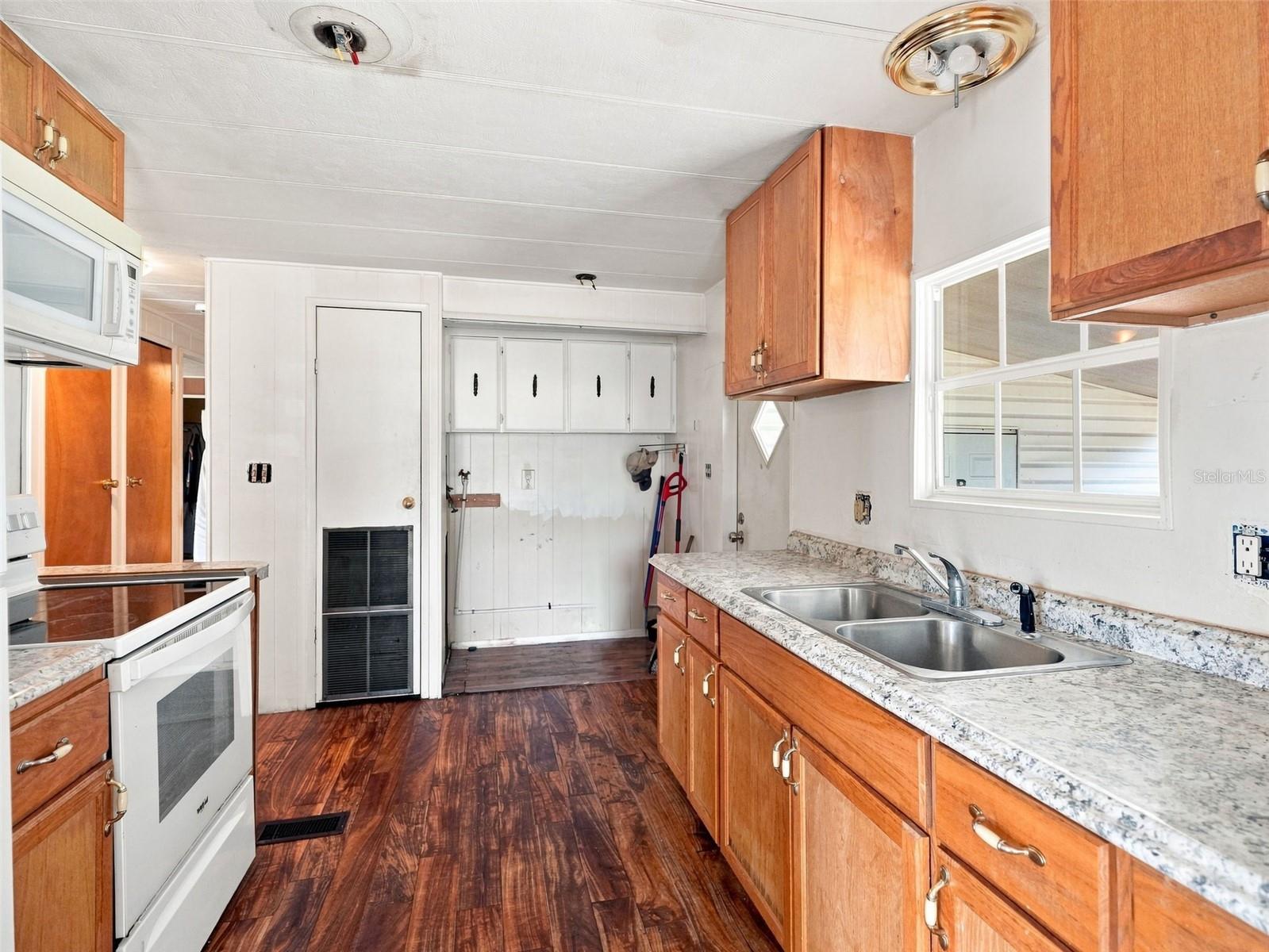 13139 HICKS RD — photo 10