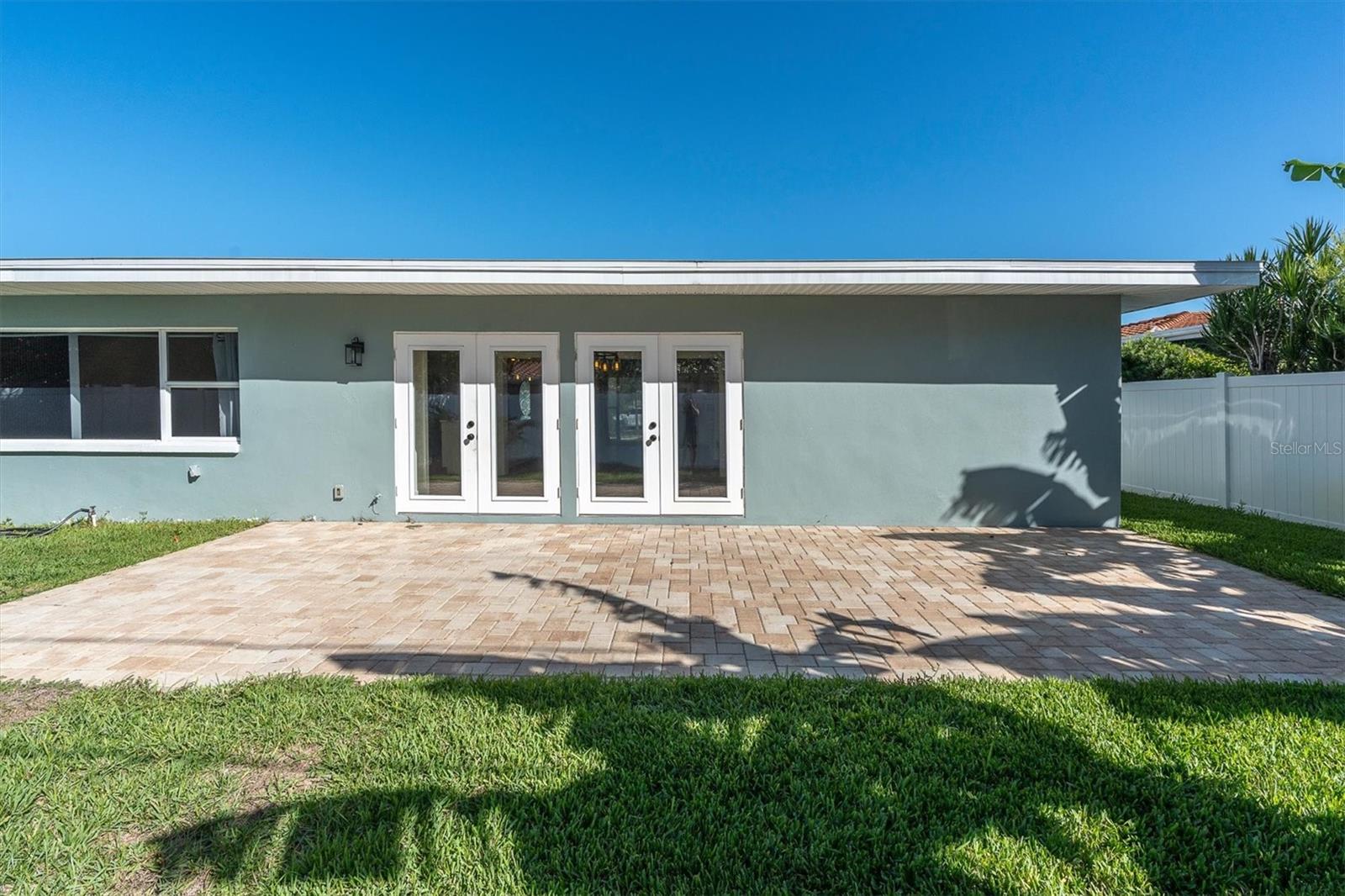 14968 IMPERIAL POINT DR N — photo 36