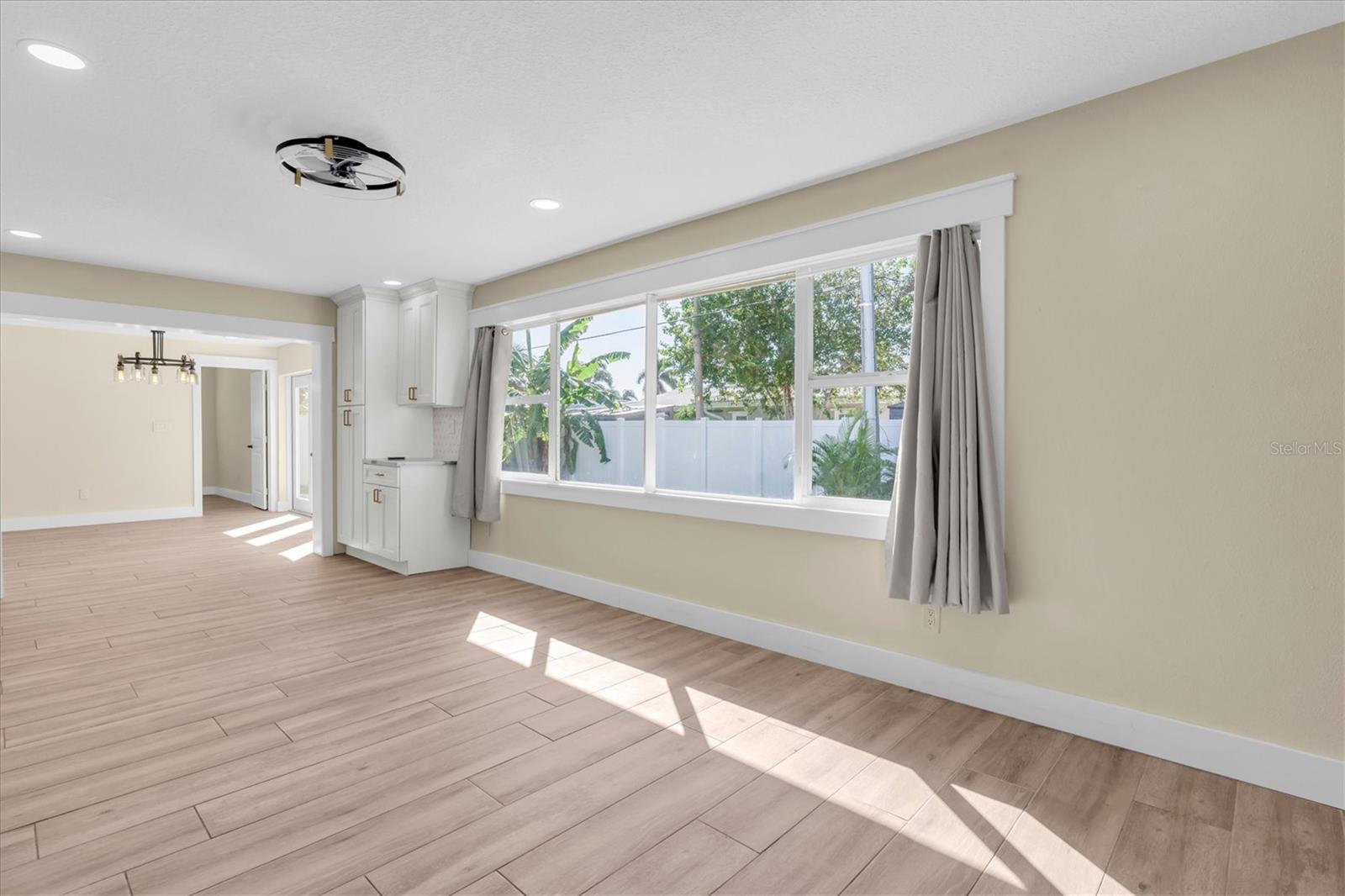 14968 IMPERIAL POINT DR N — photo 19