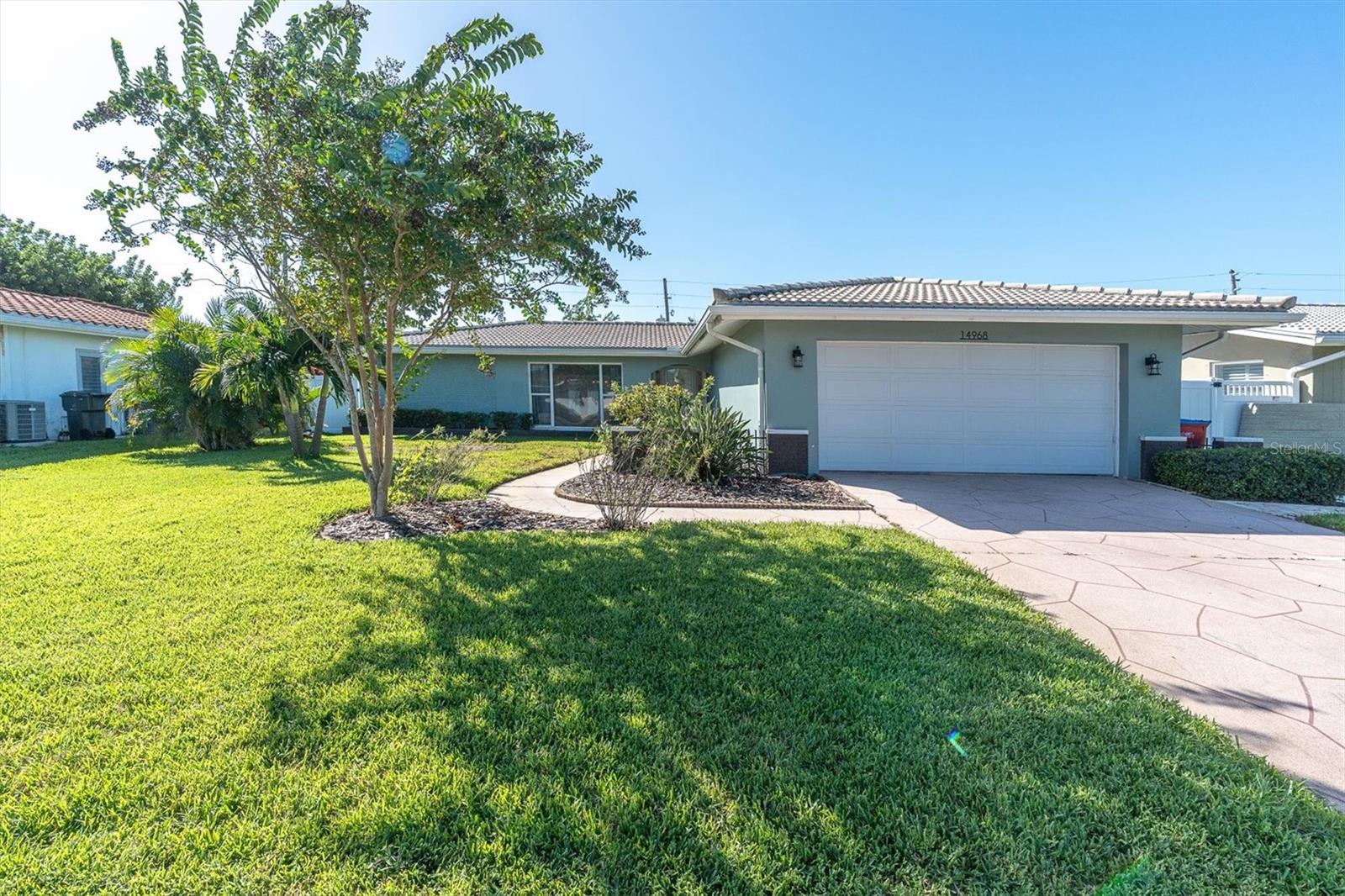 14968 IMPERIAL POINT DR N — photo 3