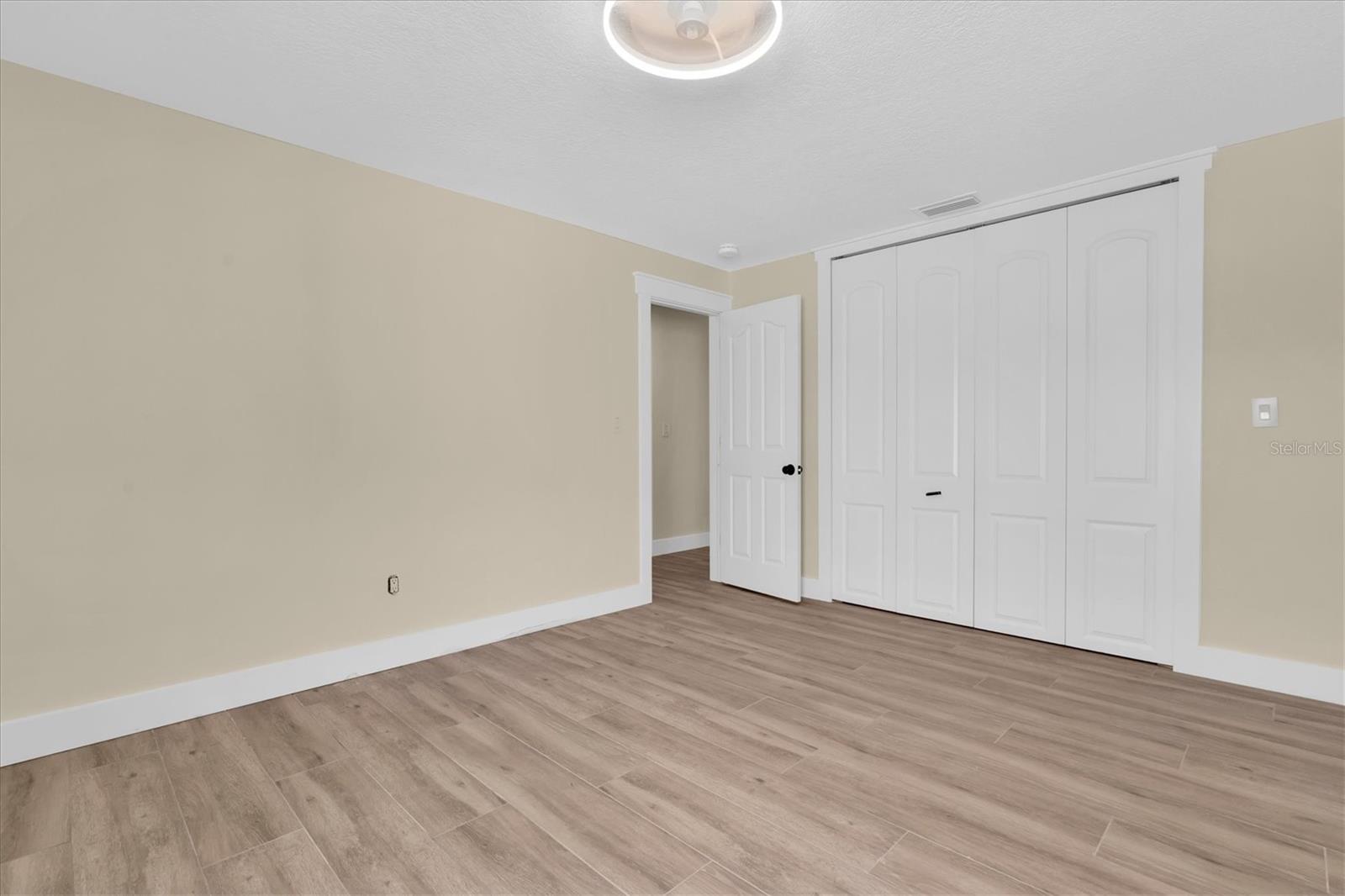 14968 IMPERIAL POINT DR N — photo 28