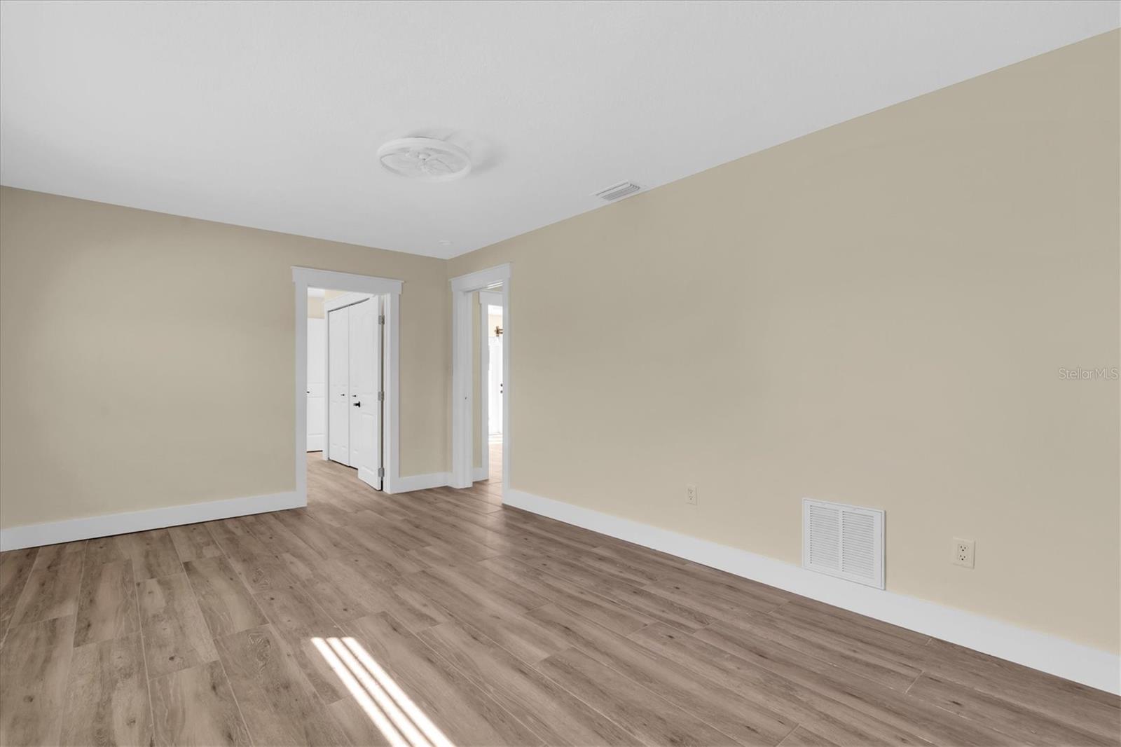 14968 IMPERIAL POINT DR N — photo 22