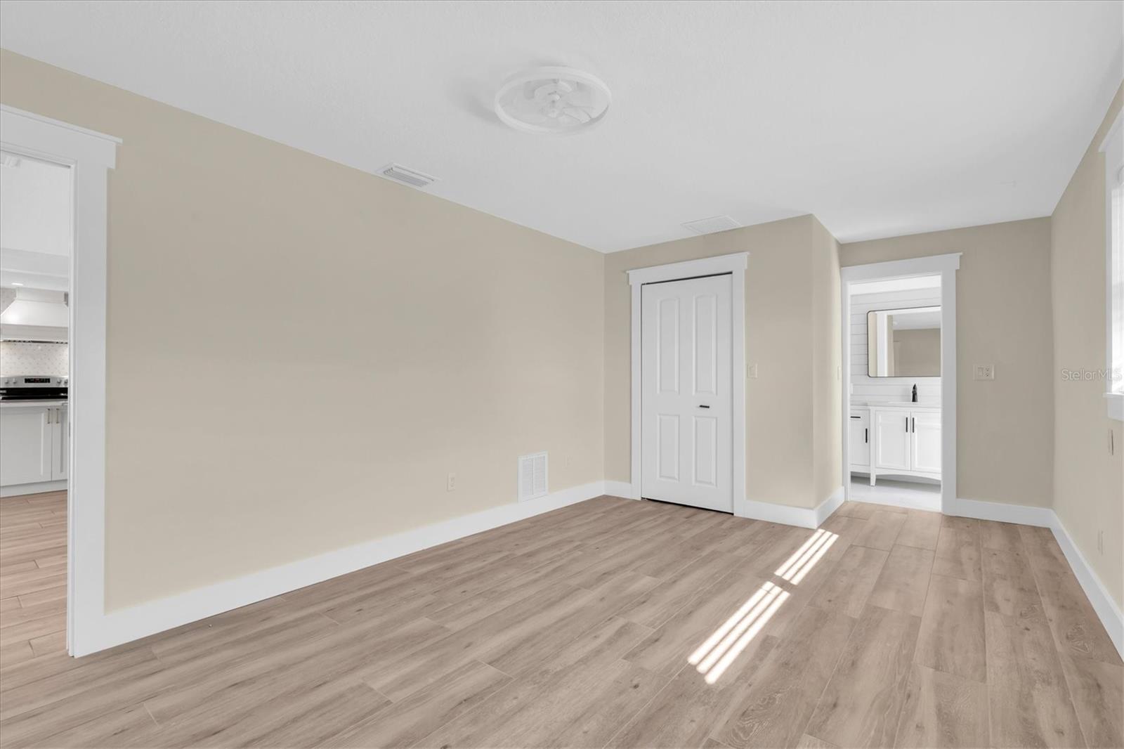 14968 IMPERIAL POINT DR N — photo 21