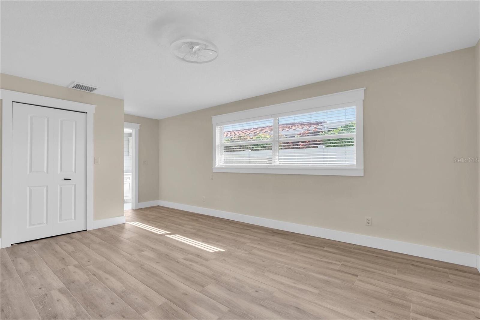 14968 IMPERIAL POINT DR N — photo 20