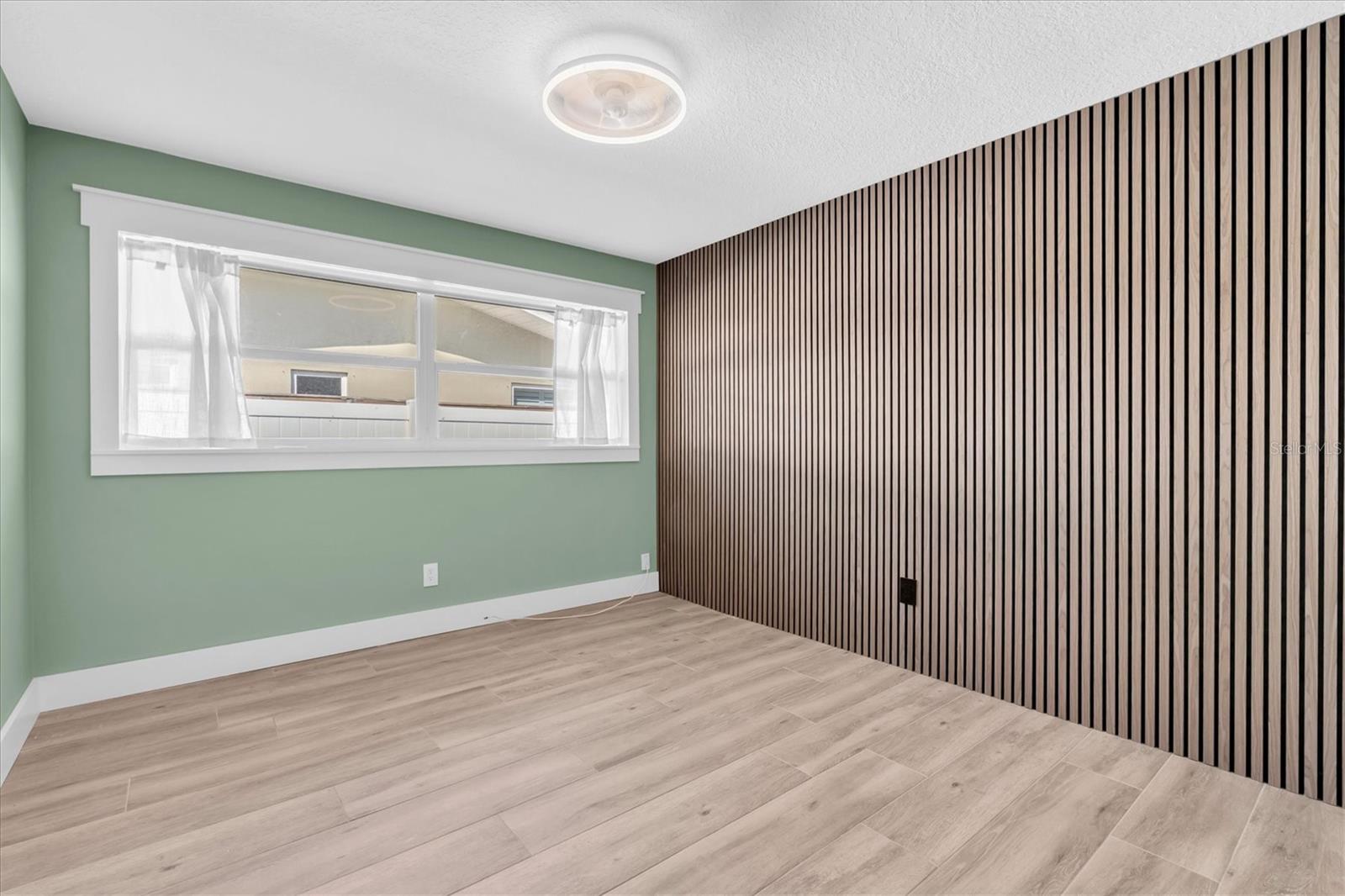 14968 IMPERIAL POINT DR N — photo 31