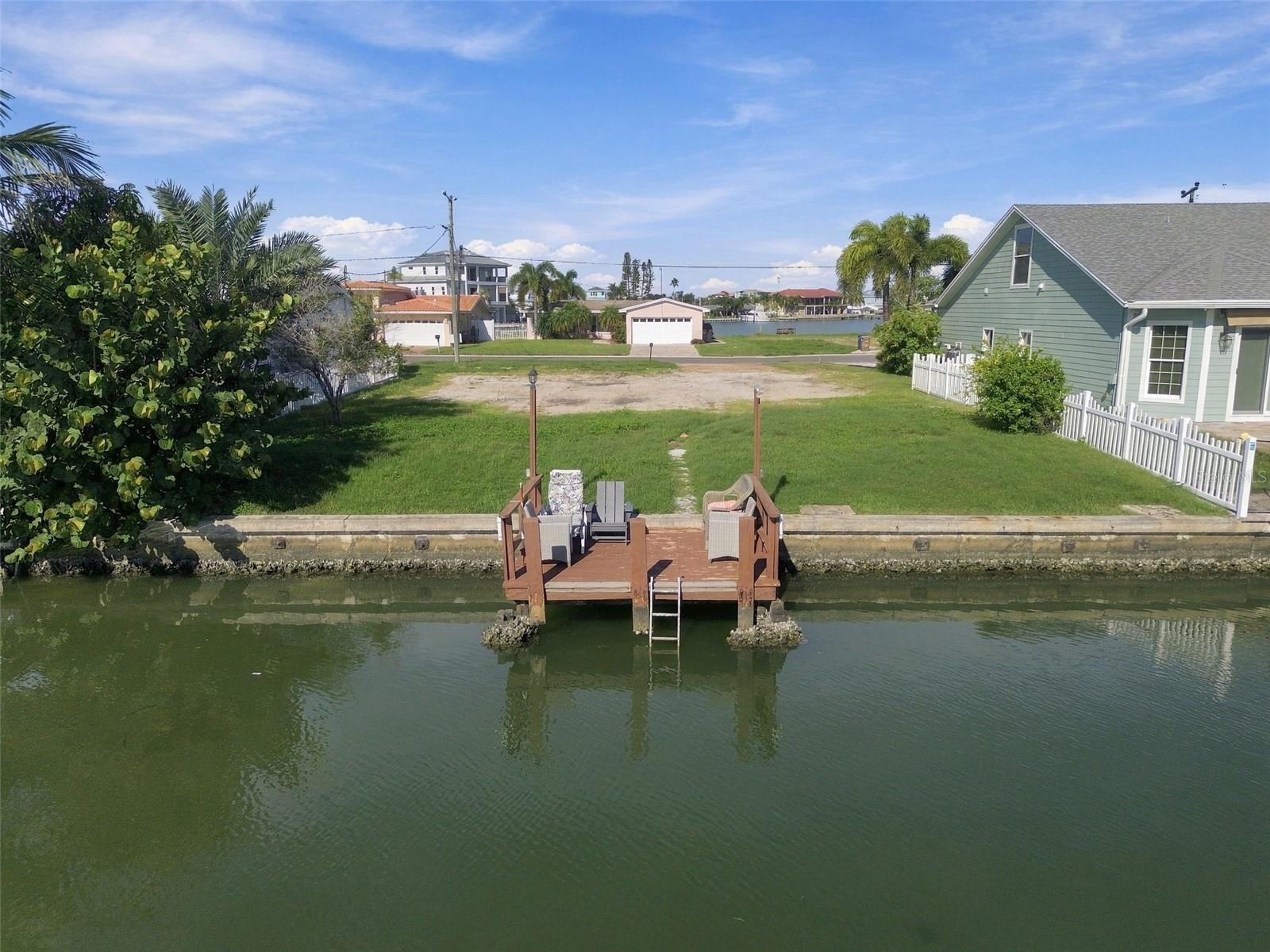 553 CRYSTAL DR — photo 34