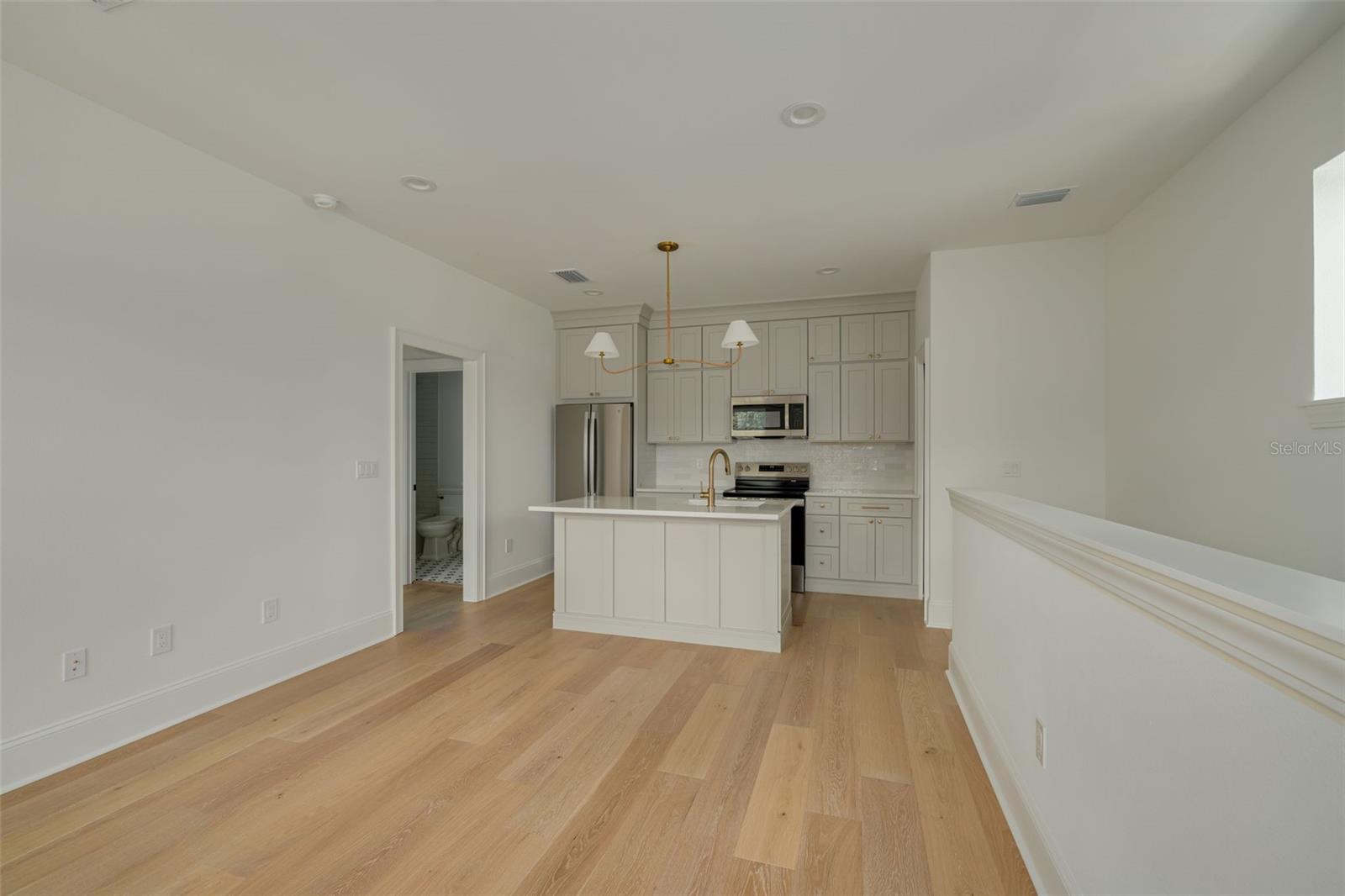 808 39TH AVE NE — photo 34