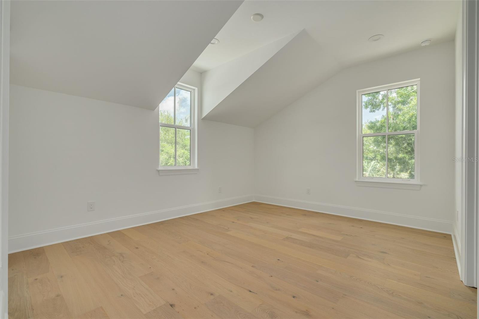 808 39TH AVE NE — photo 24