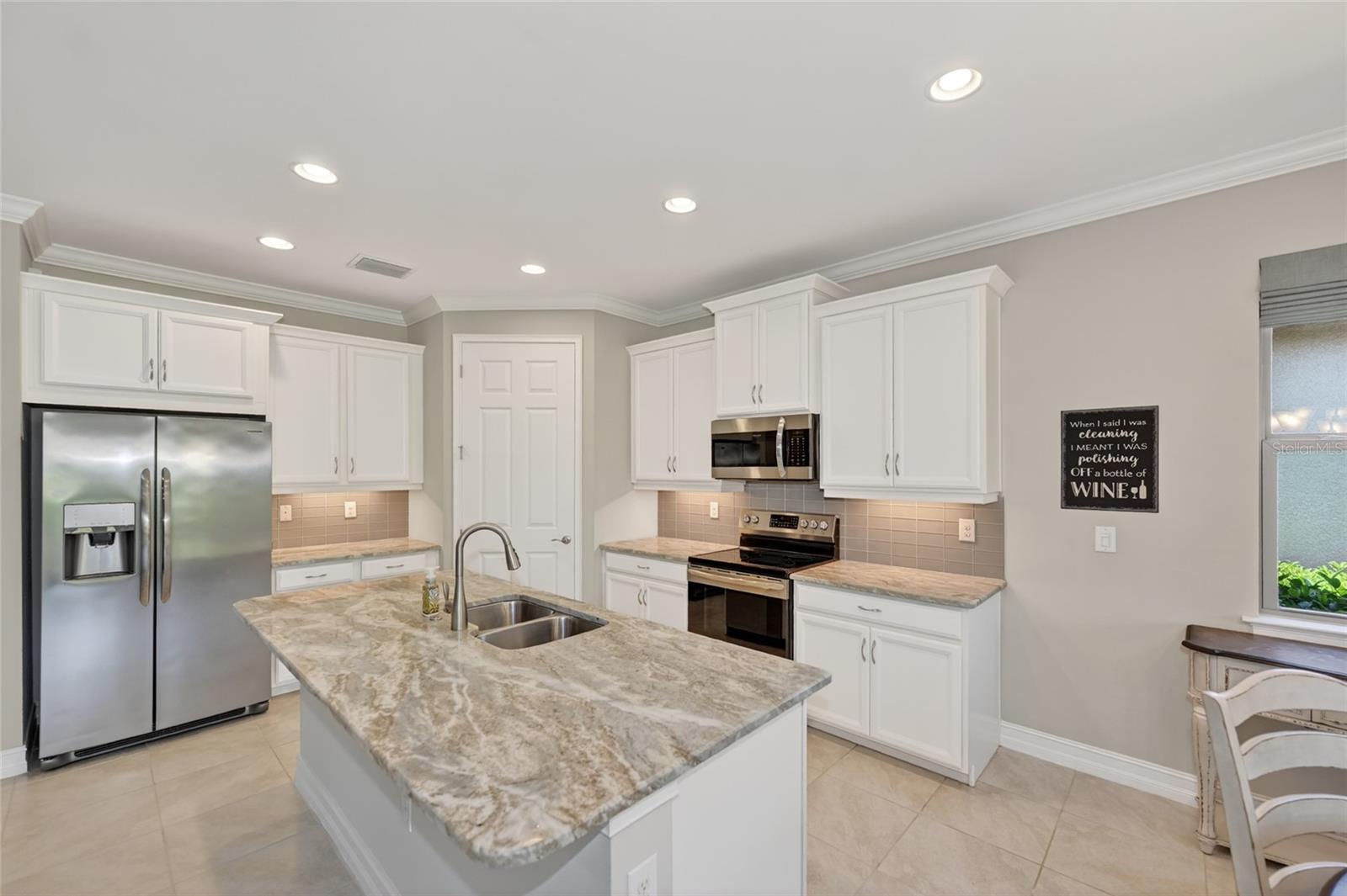 156 VENTOSA PL — photo 3