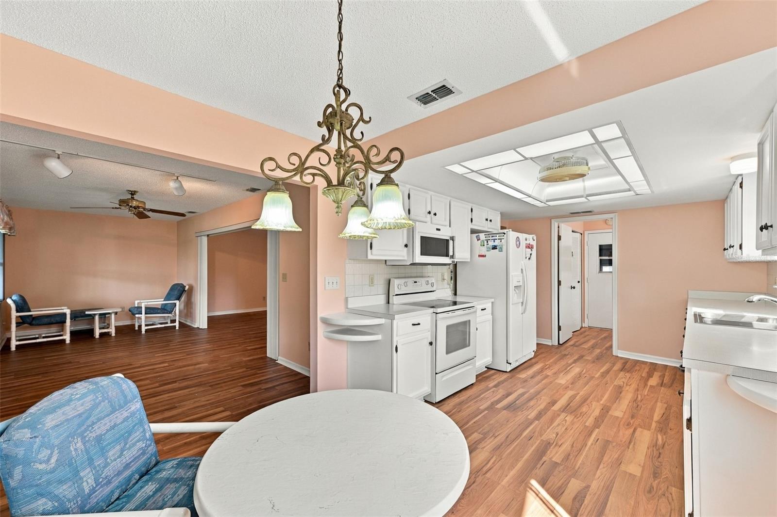 1510 LELAND DR — photo 9