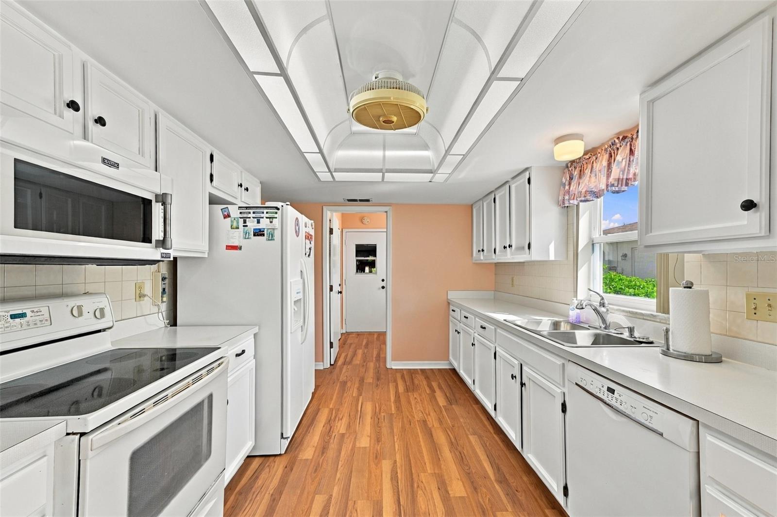1510 LELAND DR — photo 13