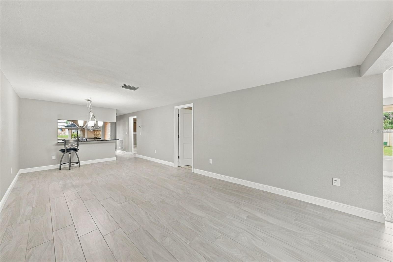 4219 STRATFORD DR #4219 — photo 6