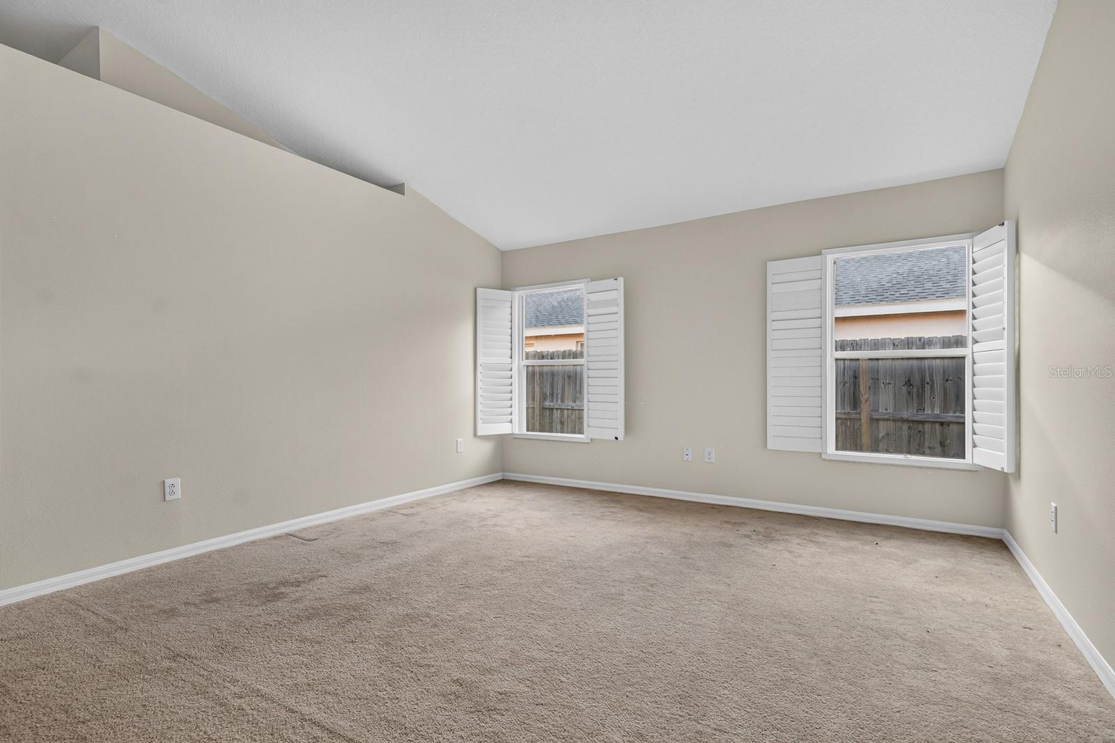 10527 SAN TRAVASO DR — photo 8