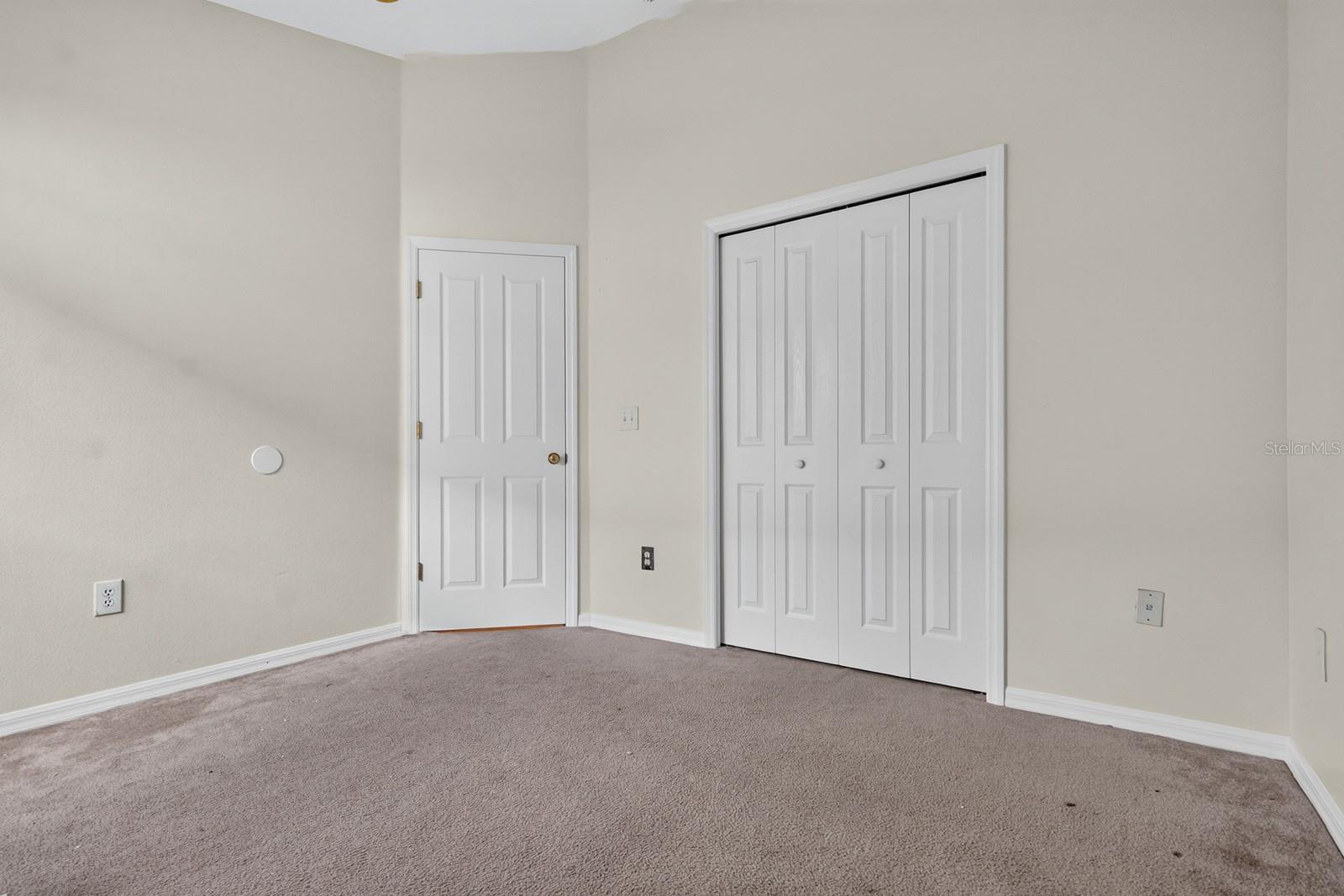 10527 SAN TRAVASO DR — photo 36