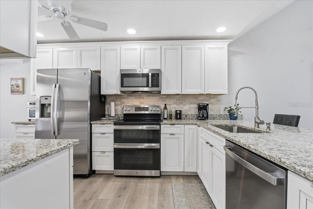 3272 LORI LN #3272 — photo 3