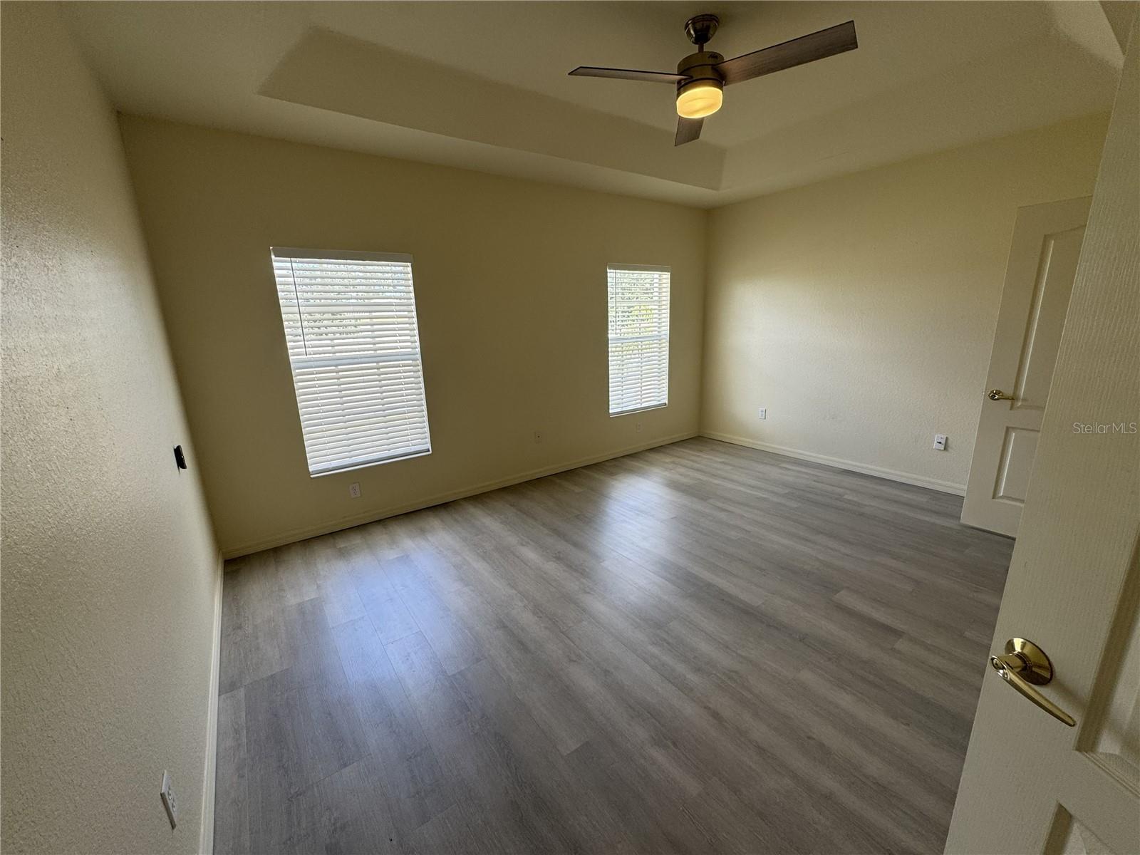 400 MIRABELLA CIR #201 — photo 8