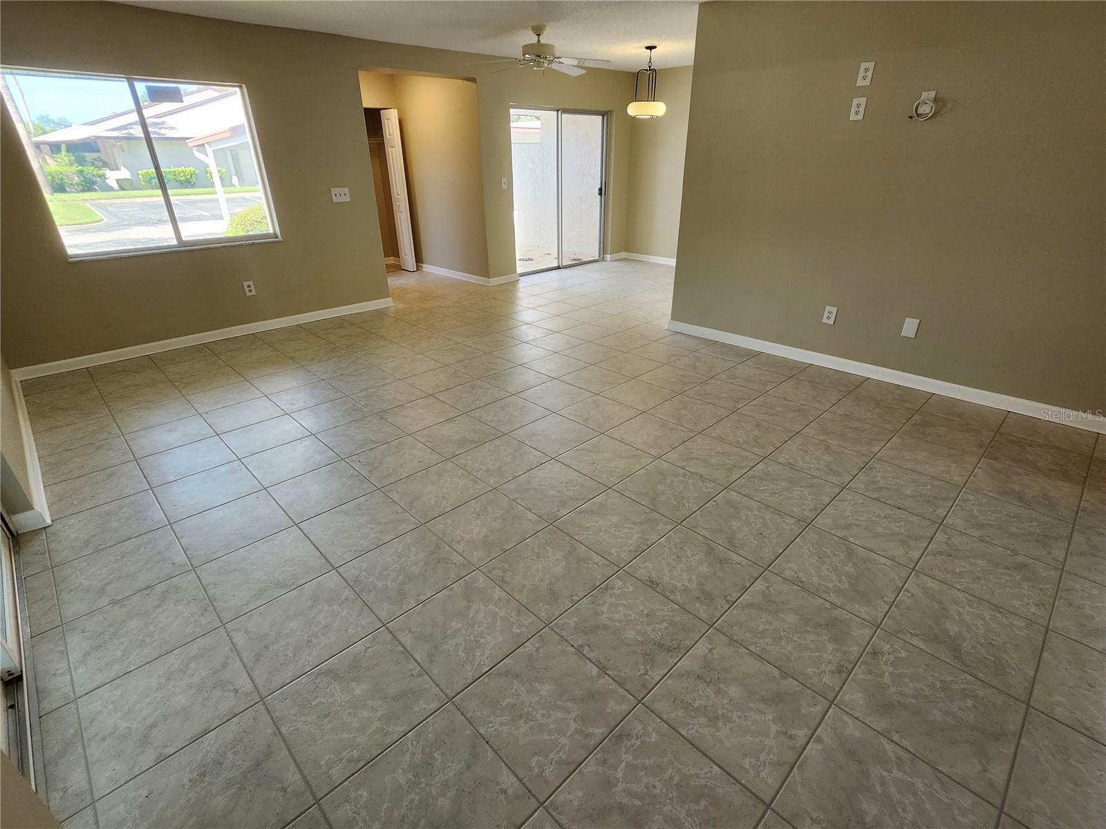 1418 14TH CIR SE — photo 6