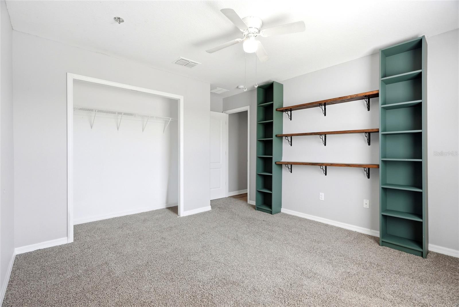 909 MEADOW GLADE DR — photo 37