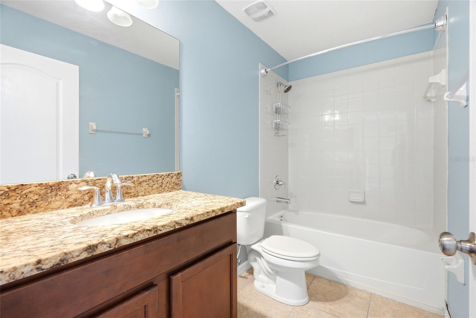 909 MEADOW GLADE DR — photo 34