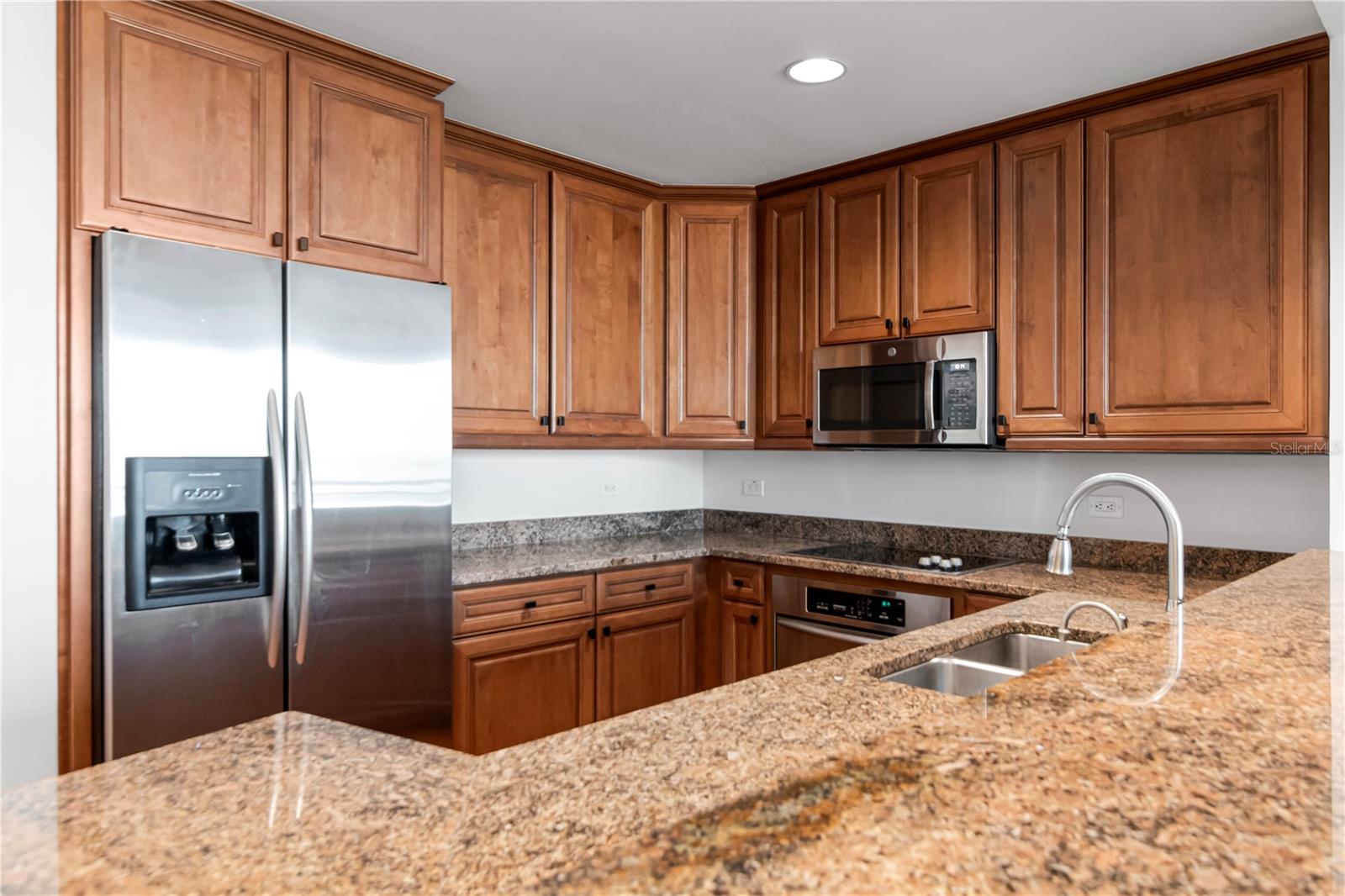 450 KNIGHTS RUN AVE #803 — photo 12