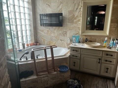 7732 ASHLEY CIR — photo 11