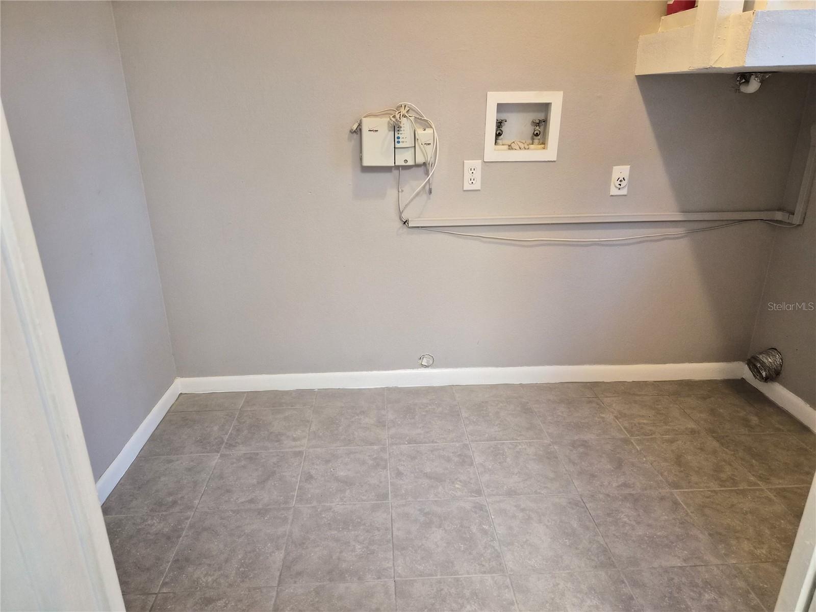 402 WOODROW AVE NW #B — photo 2