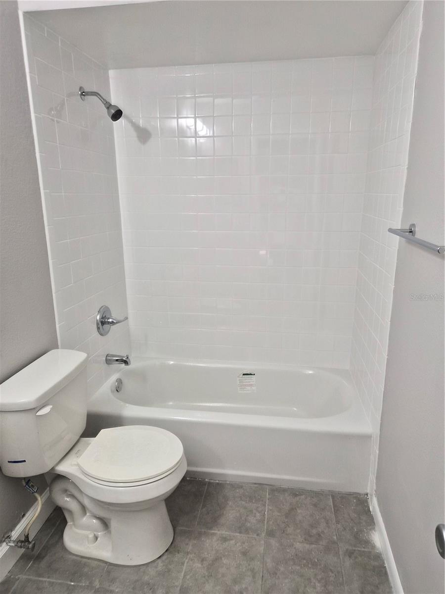 402 WOODROW AVE NW #B — photo 5