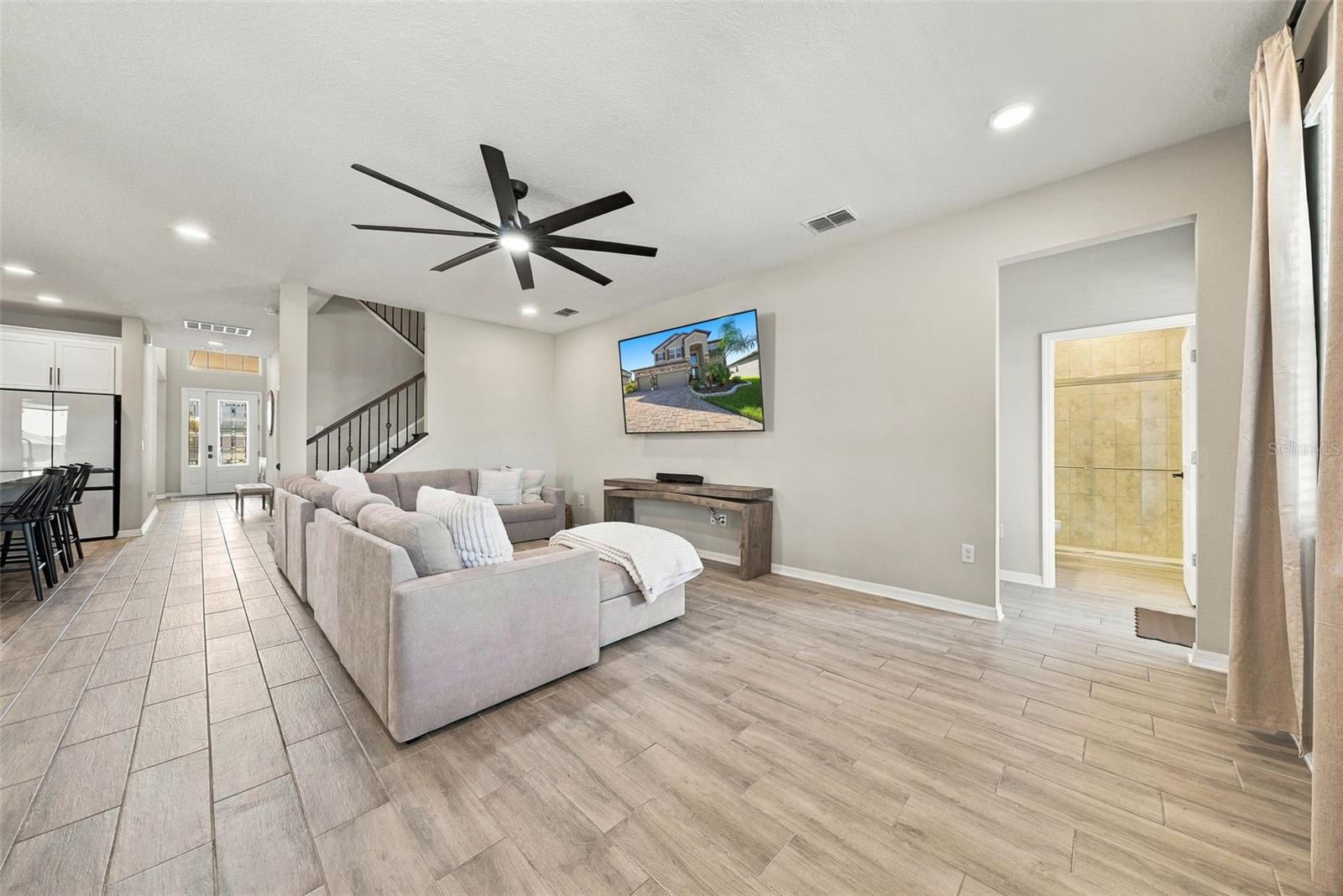 4904 EAGLE ROCK DR — photo 13