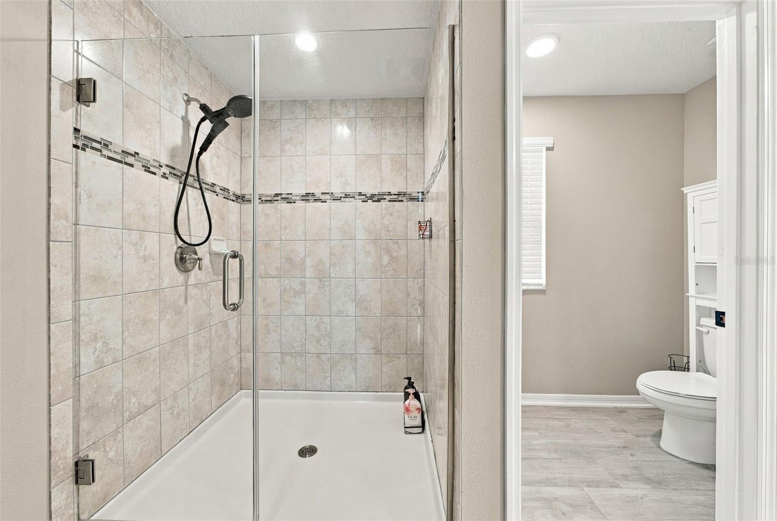 4904 EAGLE ROCK DR — photo 34