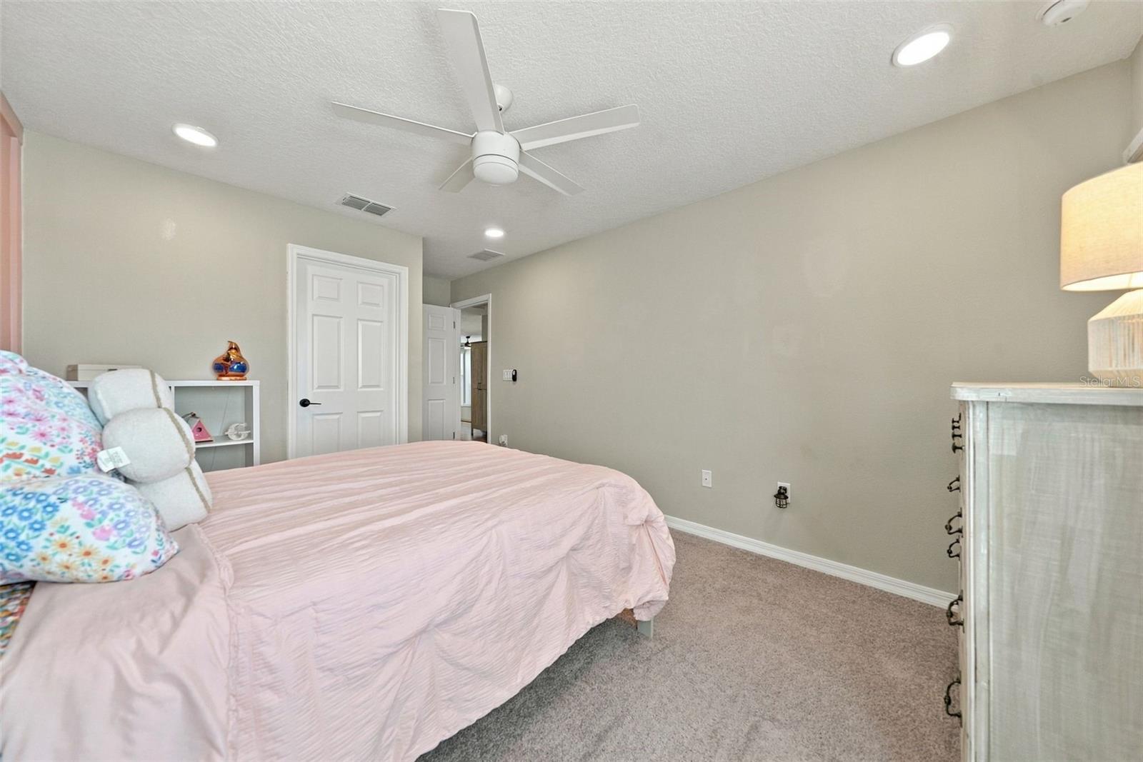 4904 EAGLE ROCK DR — photo 37