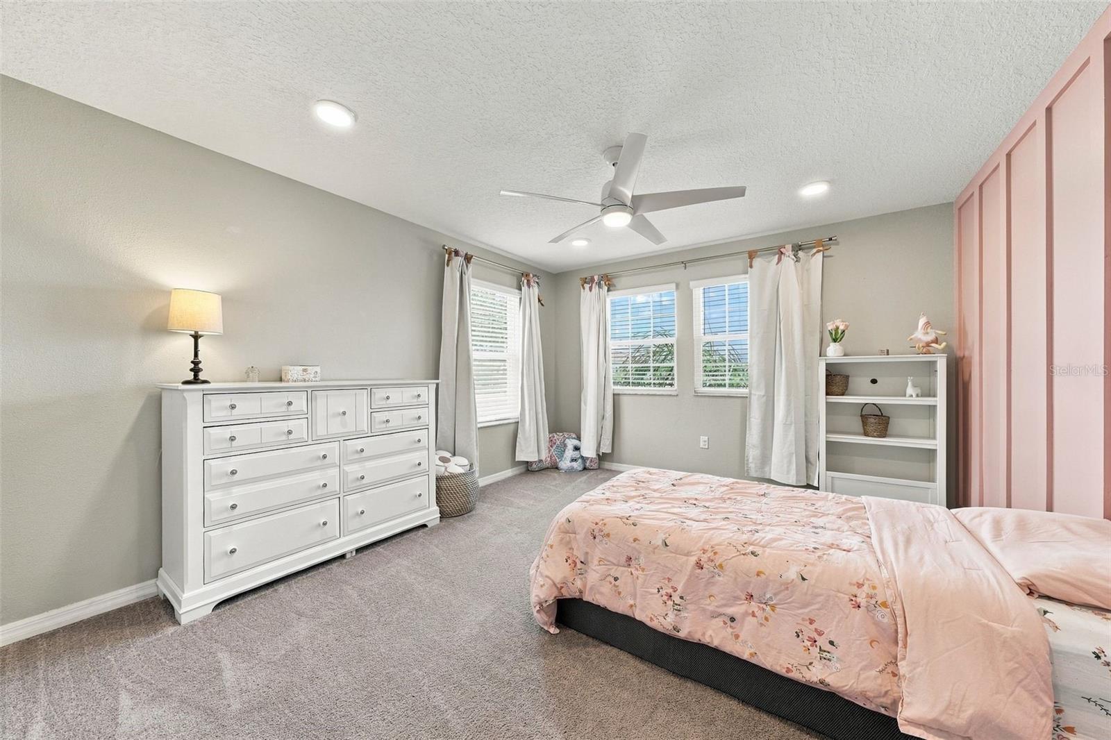 4904 EAGLE ROCK DR — photo 38