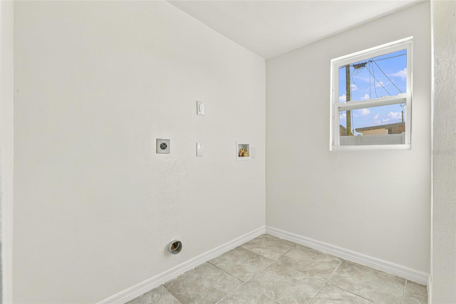 4544 W MINNEHAHA ST — photo 31