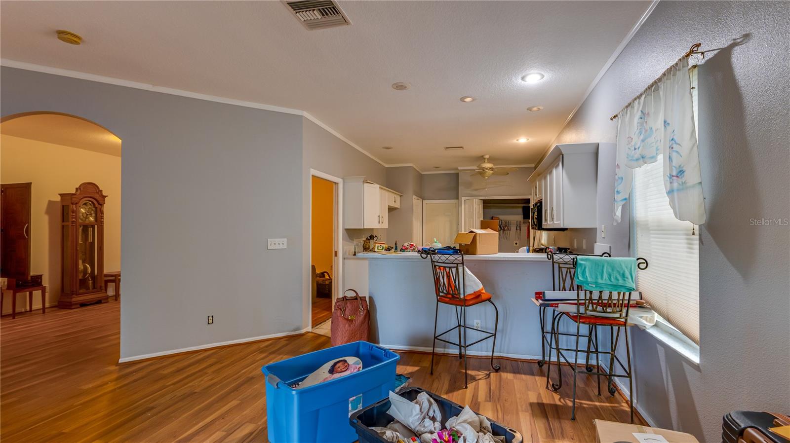 910 ELDRIDGE ST — photo 2