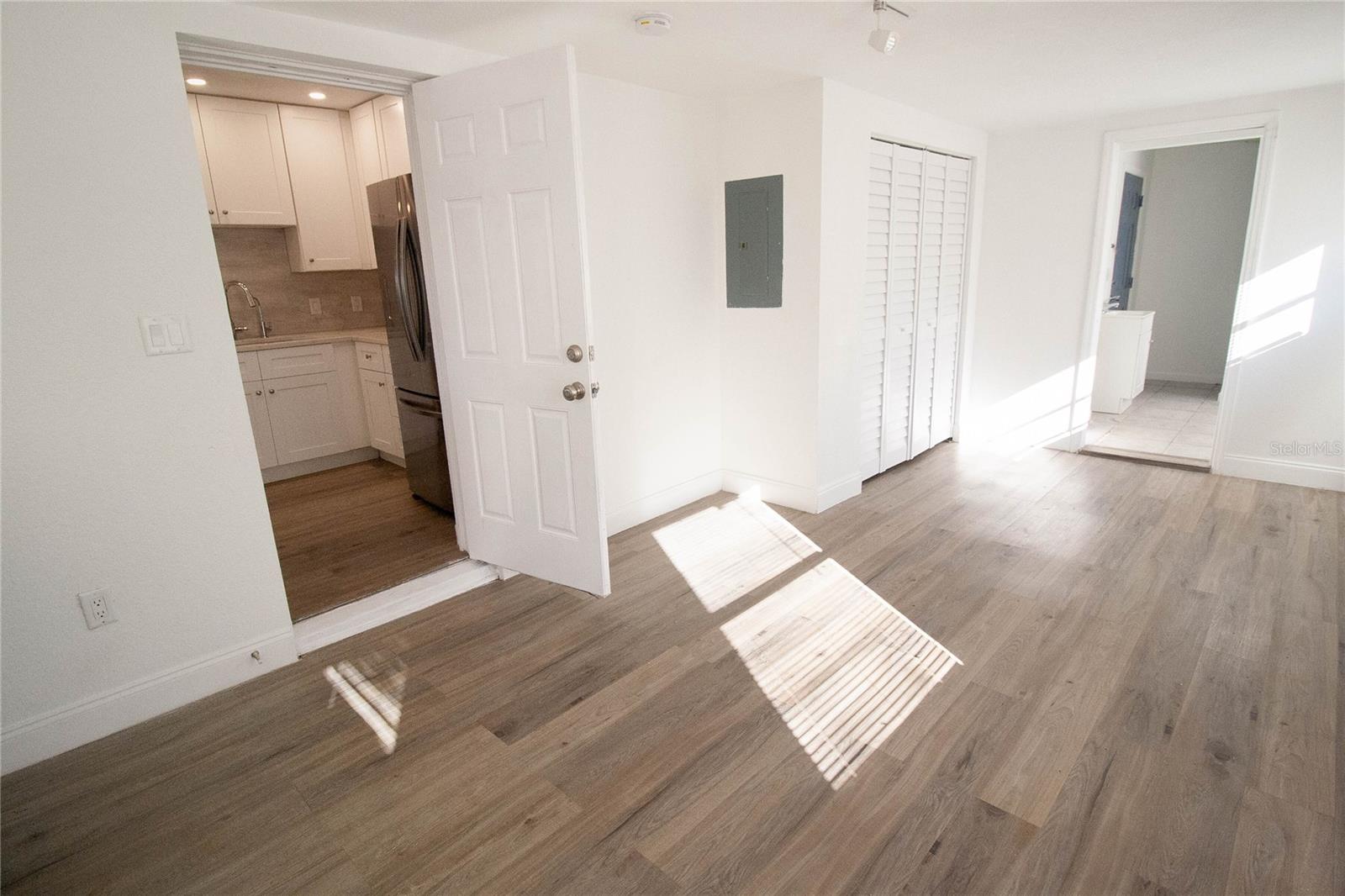2345 FLOYD ST — photo 16