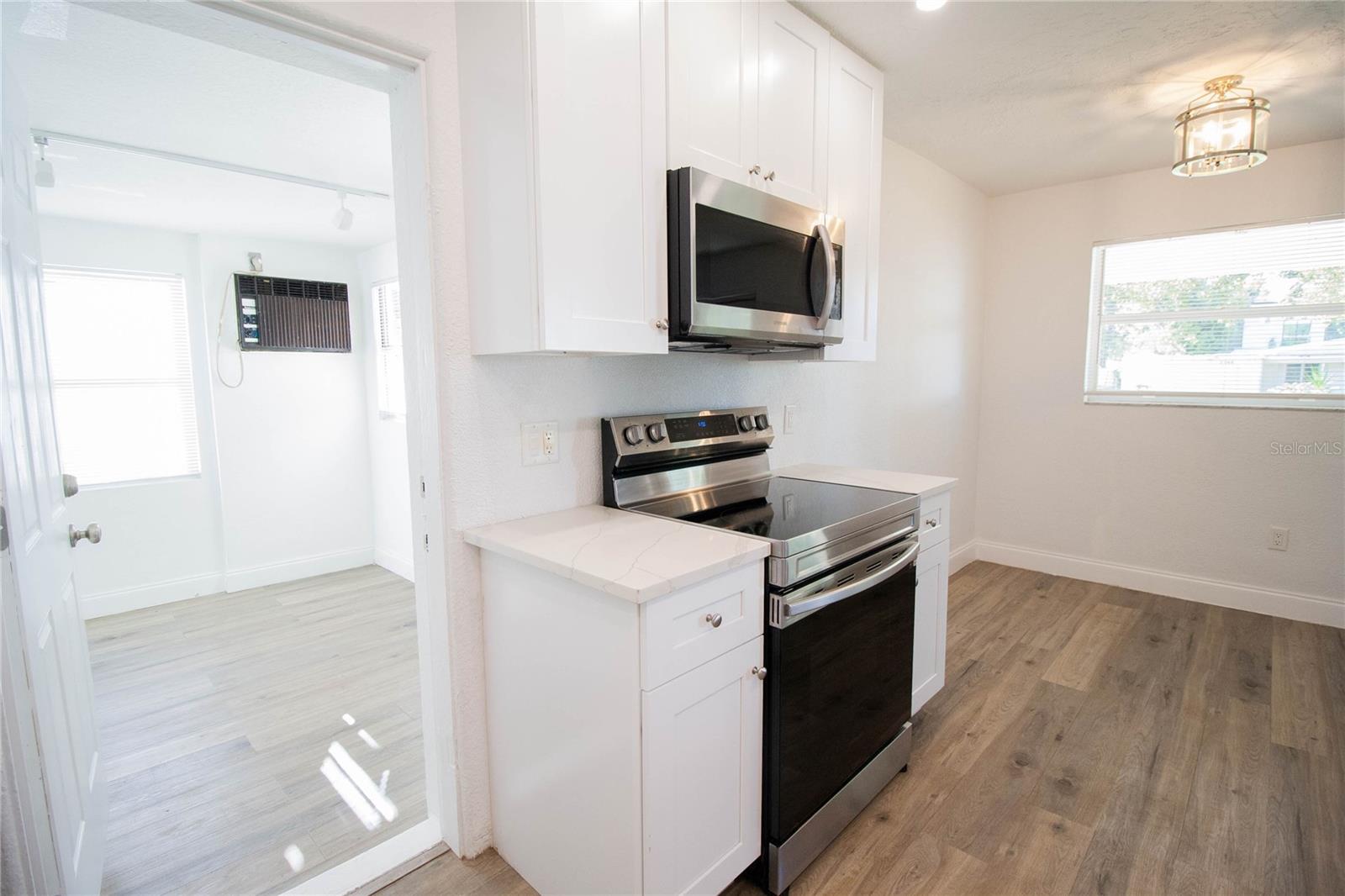 2345 FLOYD ST — photo 15