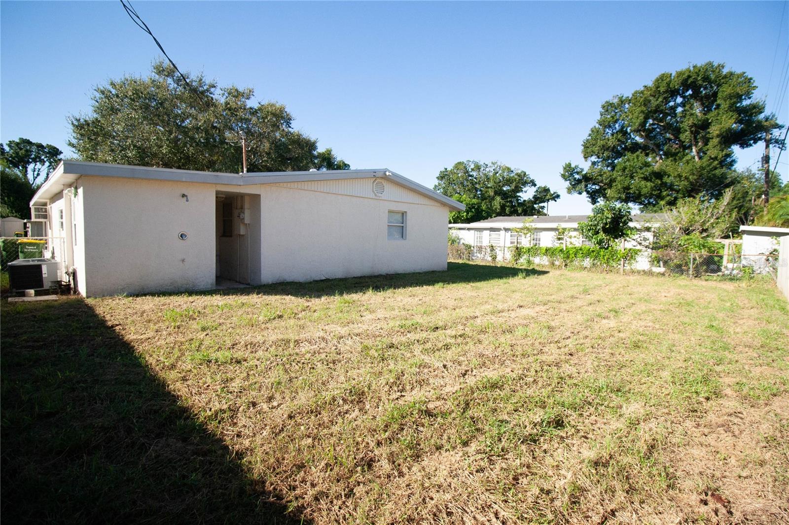 2345 FLOYD ST — photo 21