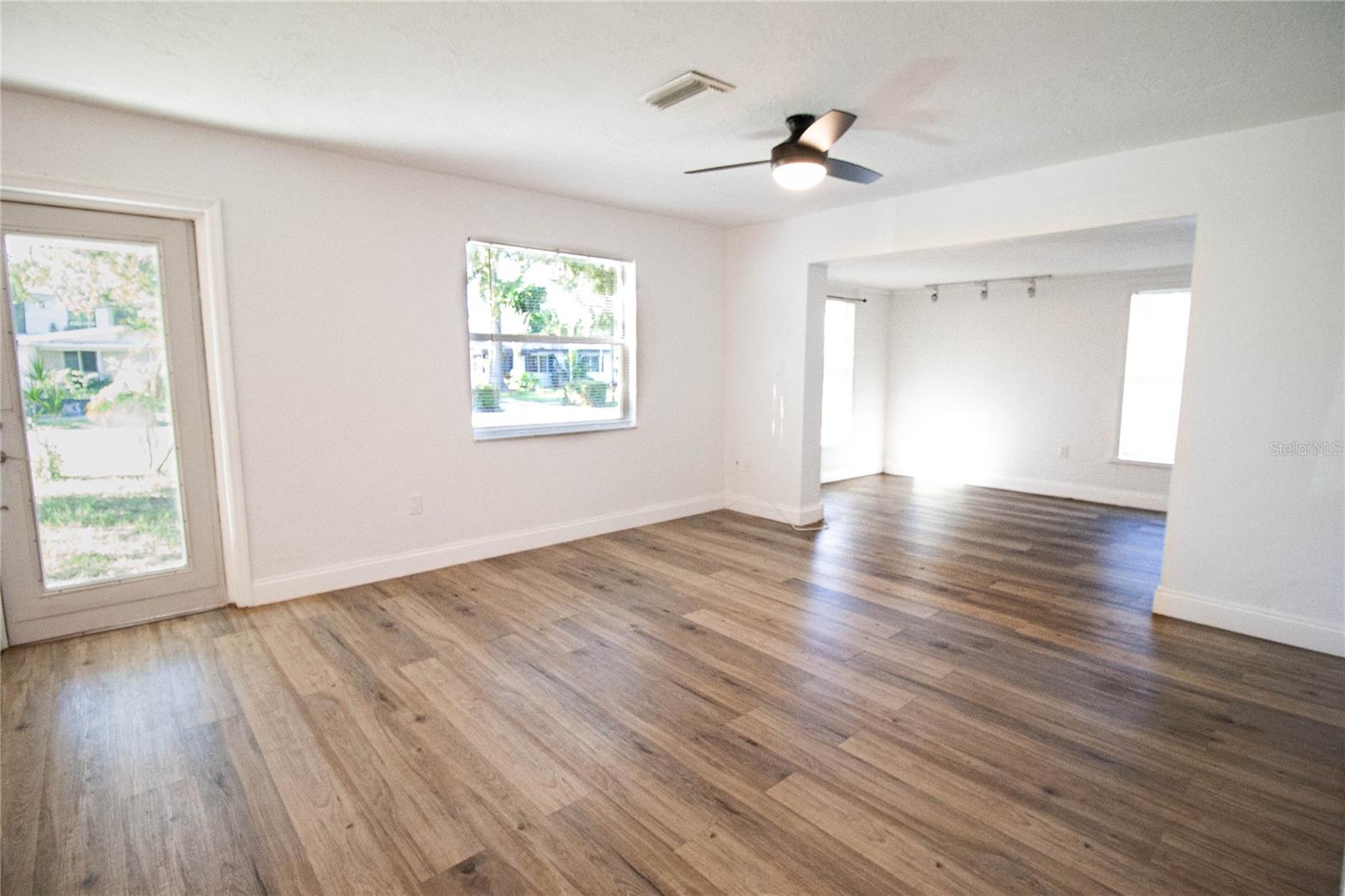 2345 FLOYD ST — photo 9