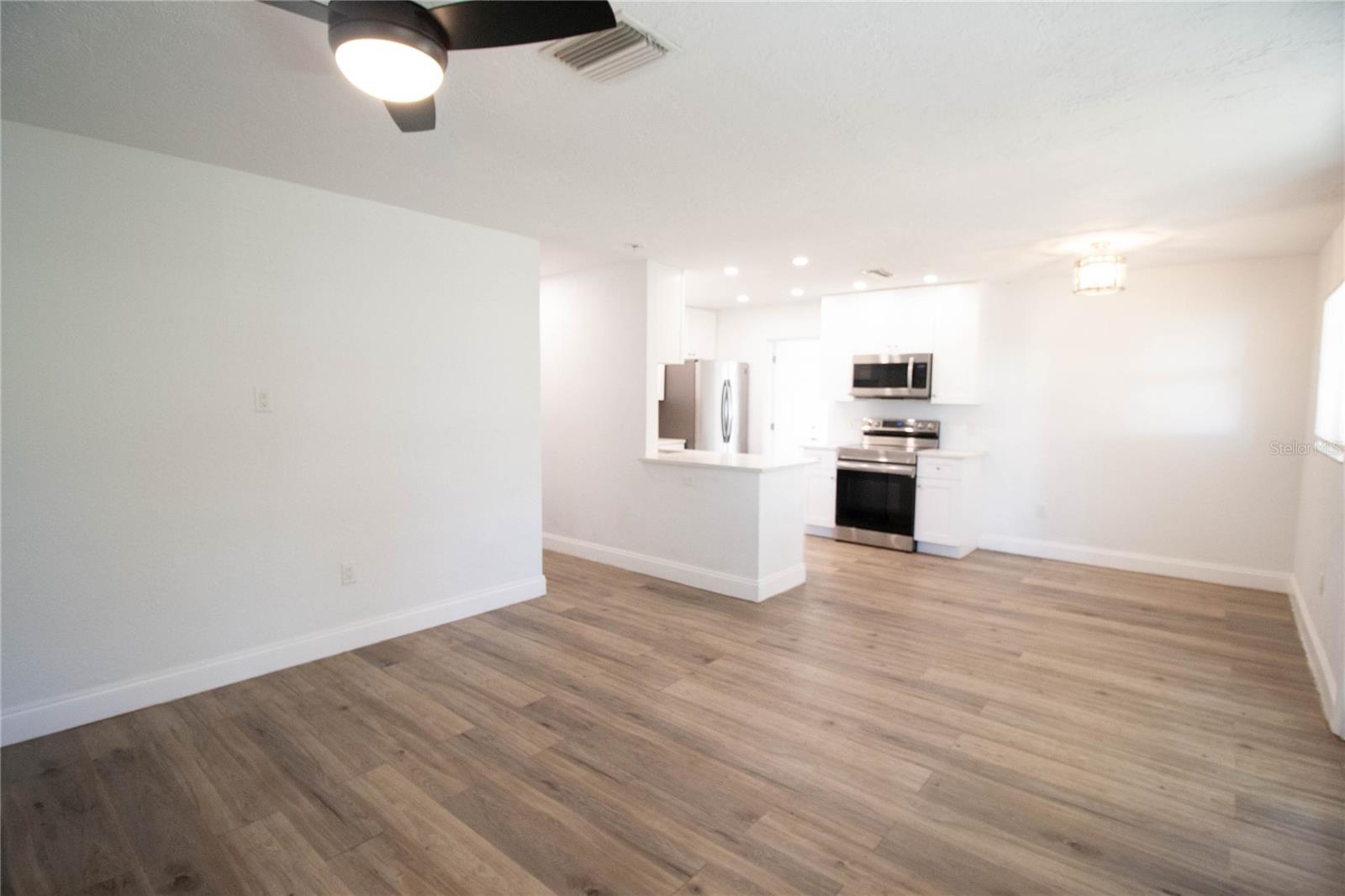 2345 FLOYD ST — photo 10
