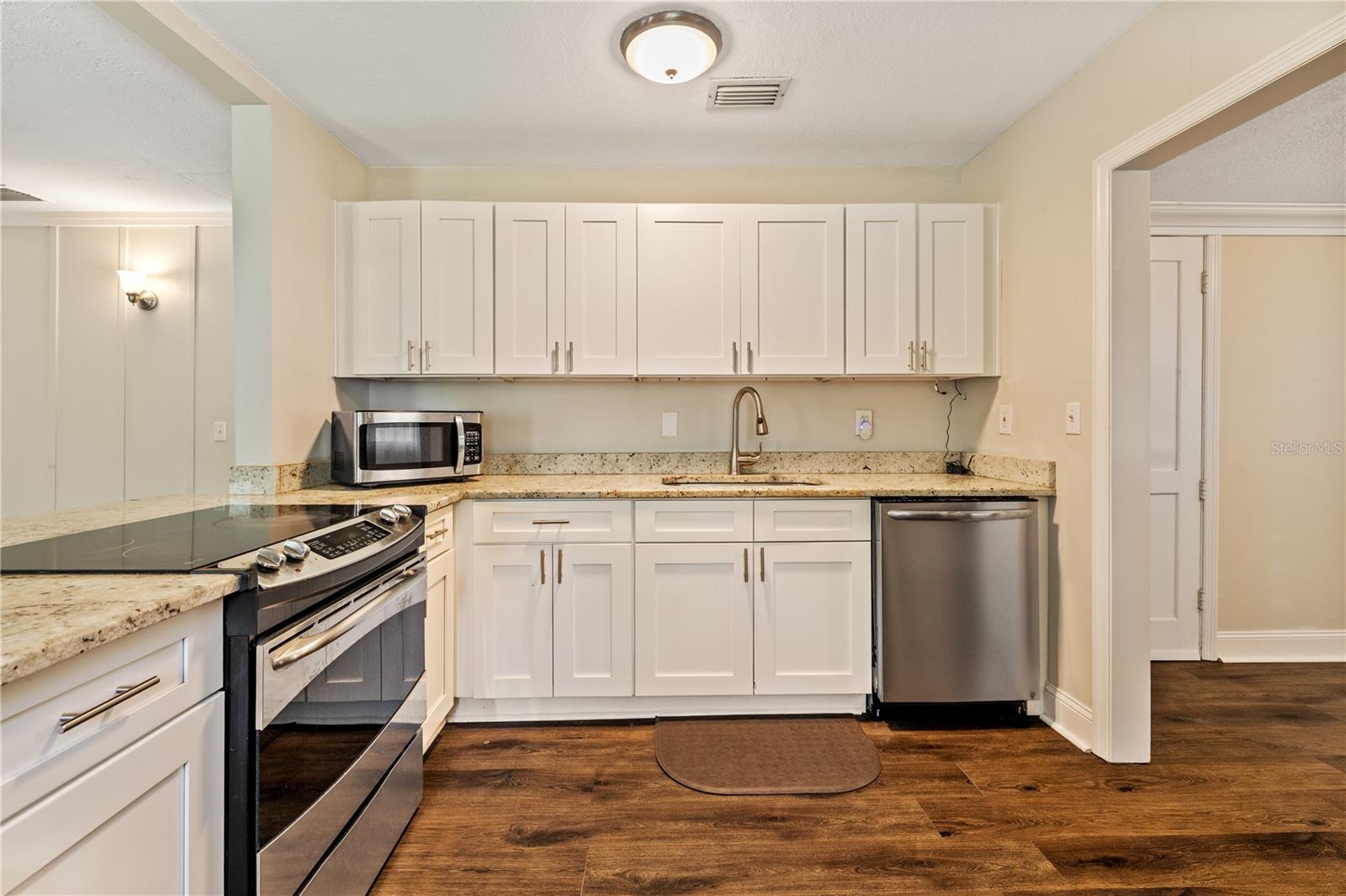 14902 PINECREST RD — photo 5