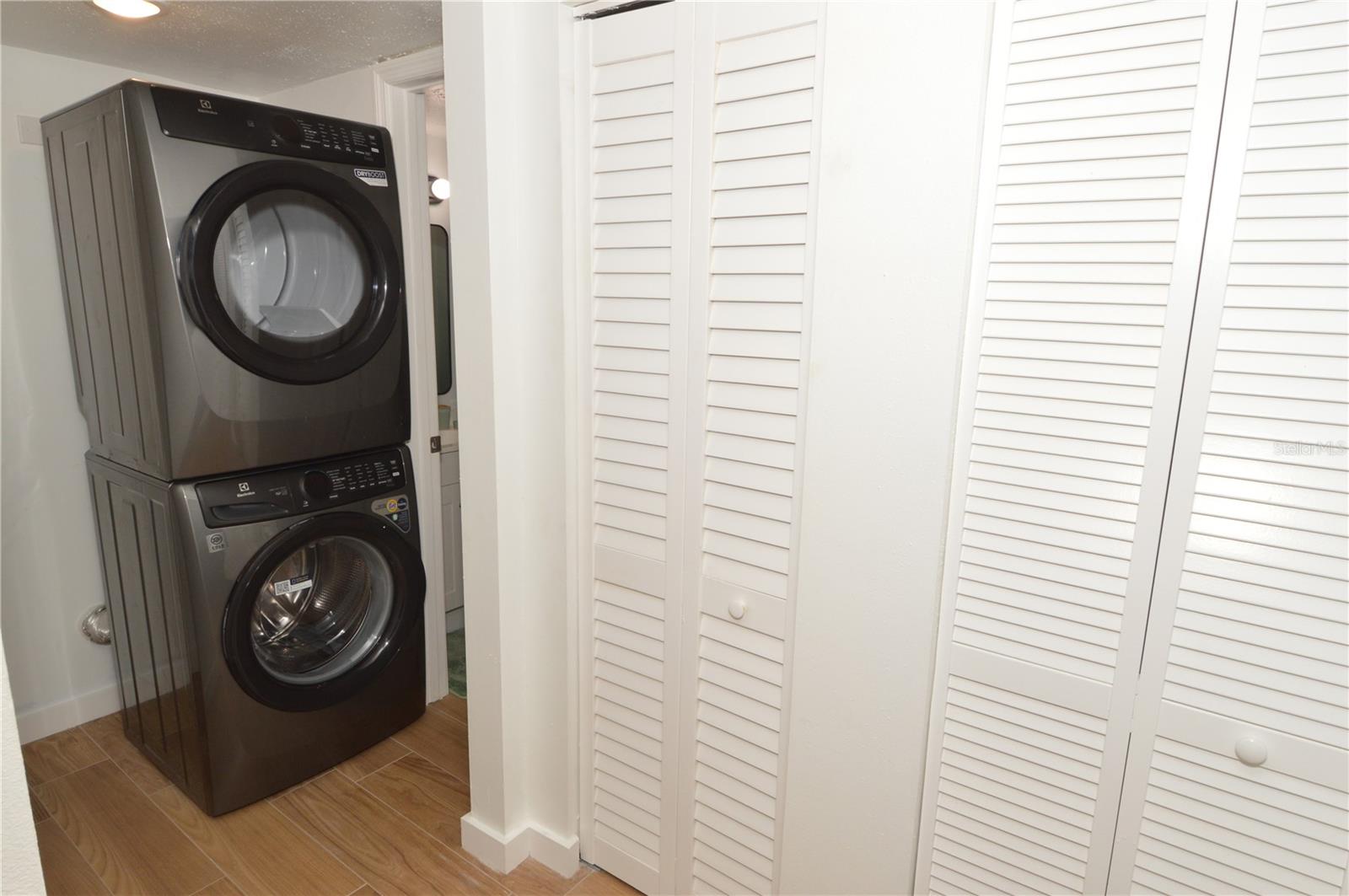 504 100TH AVE N #101 — photo 26