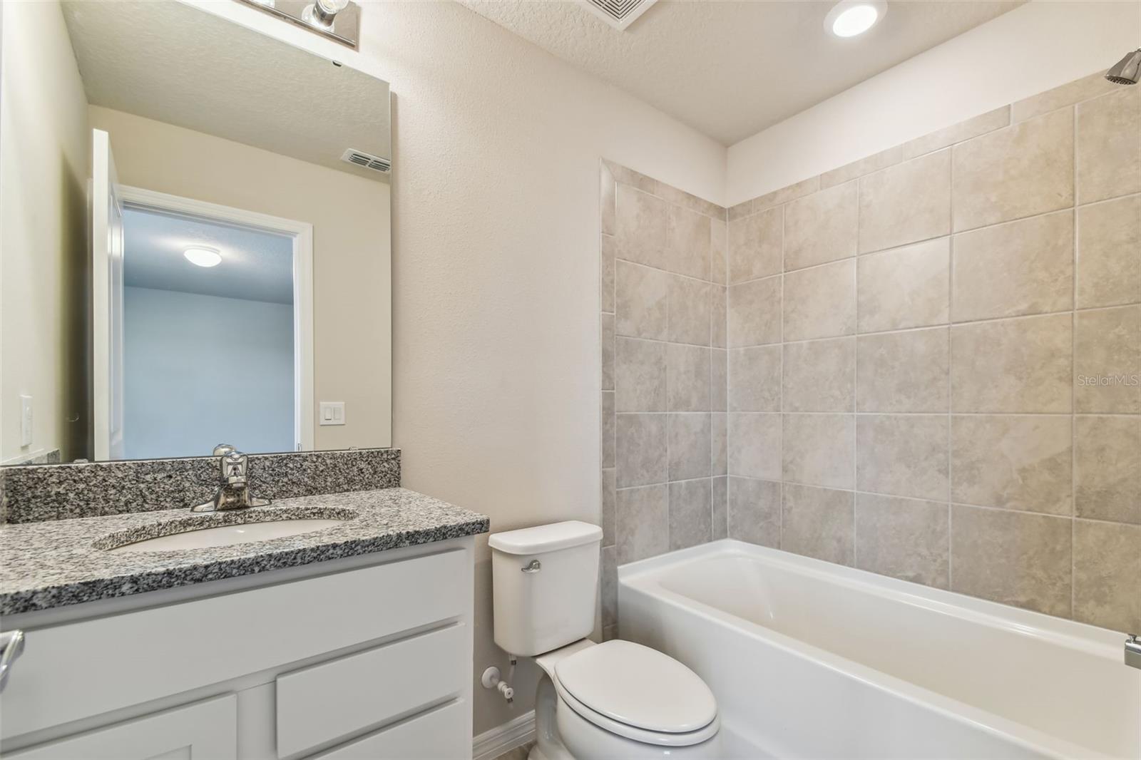 11112 SYCAMORE GLEN LOOP — photo 17