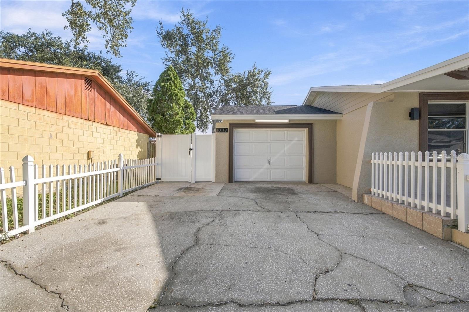 10118 BRIARWICK CT — photo 30