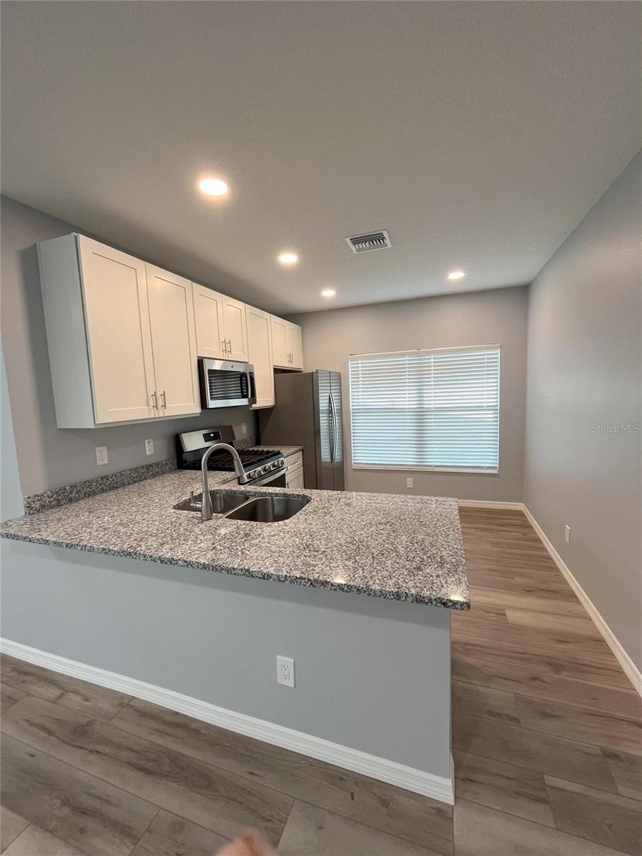 3304 SUMMER ISLAND CT — photo 3